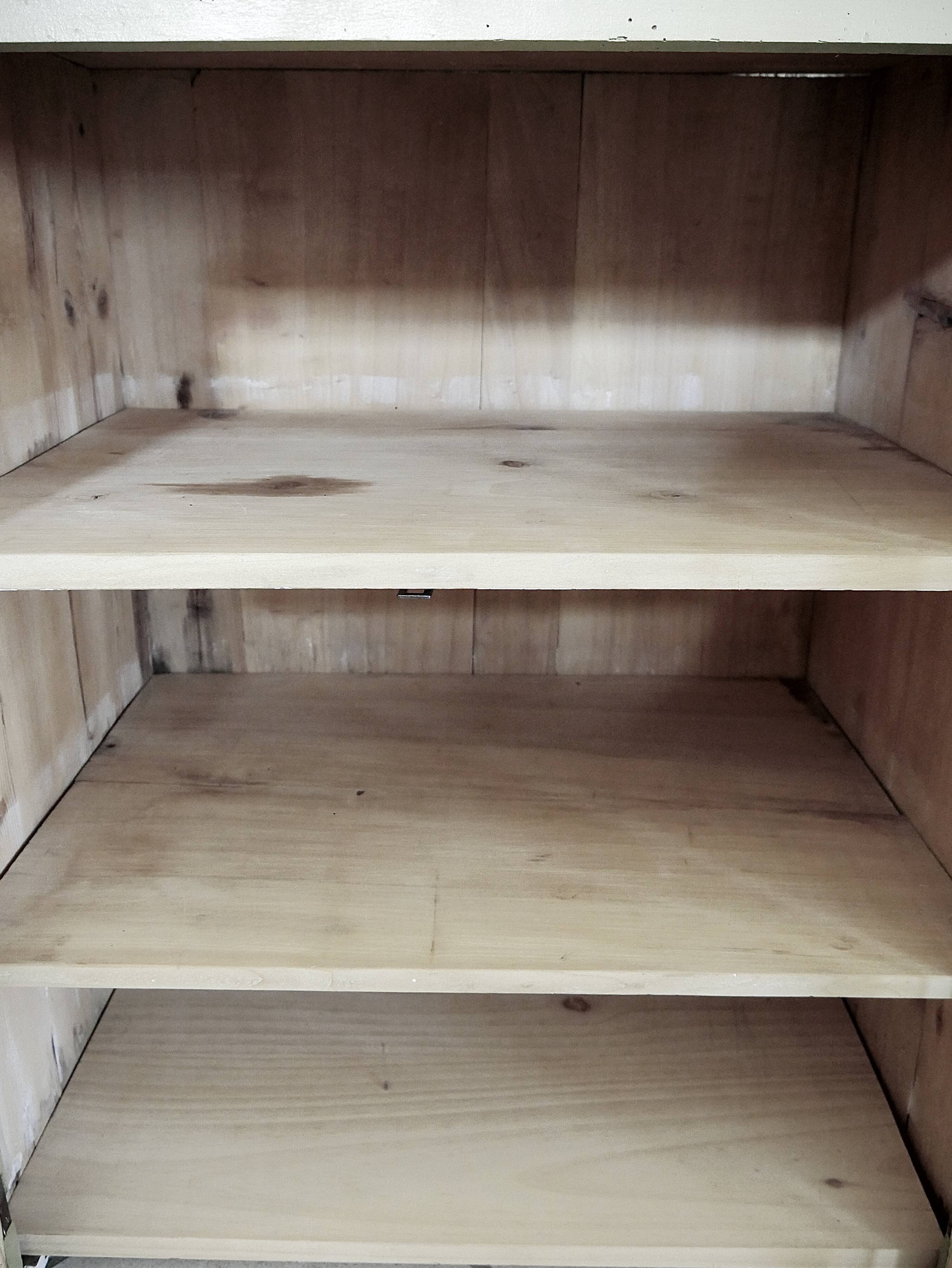 Parisian buffet "clay green"