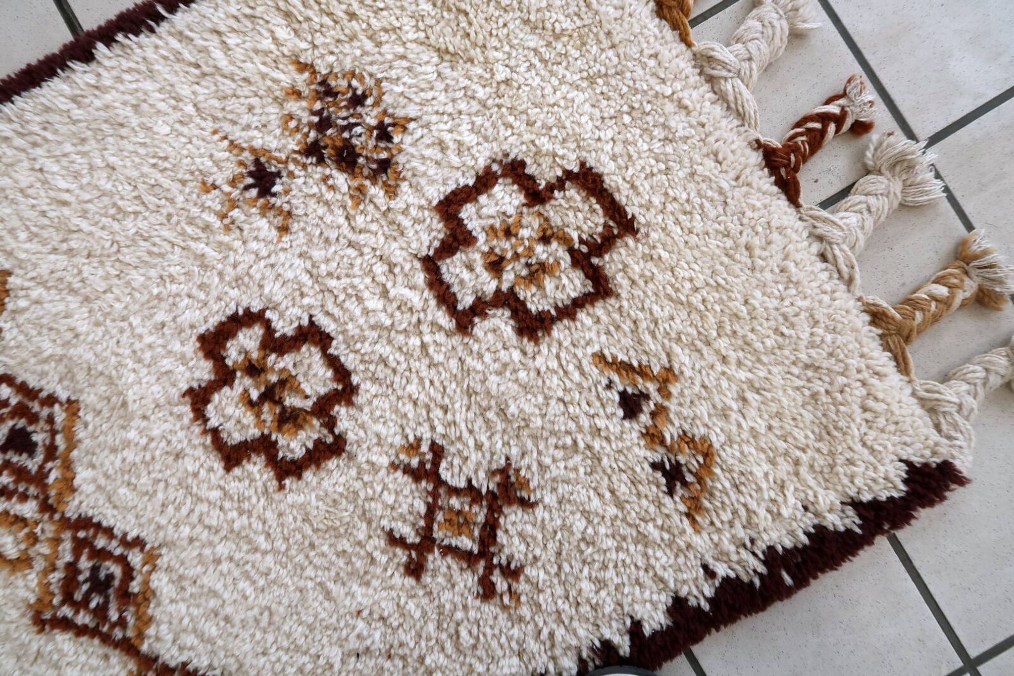 Tapis vintage berbère marocain fait main – 74 x 136 cm - 1c1004