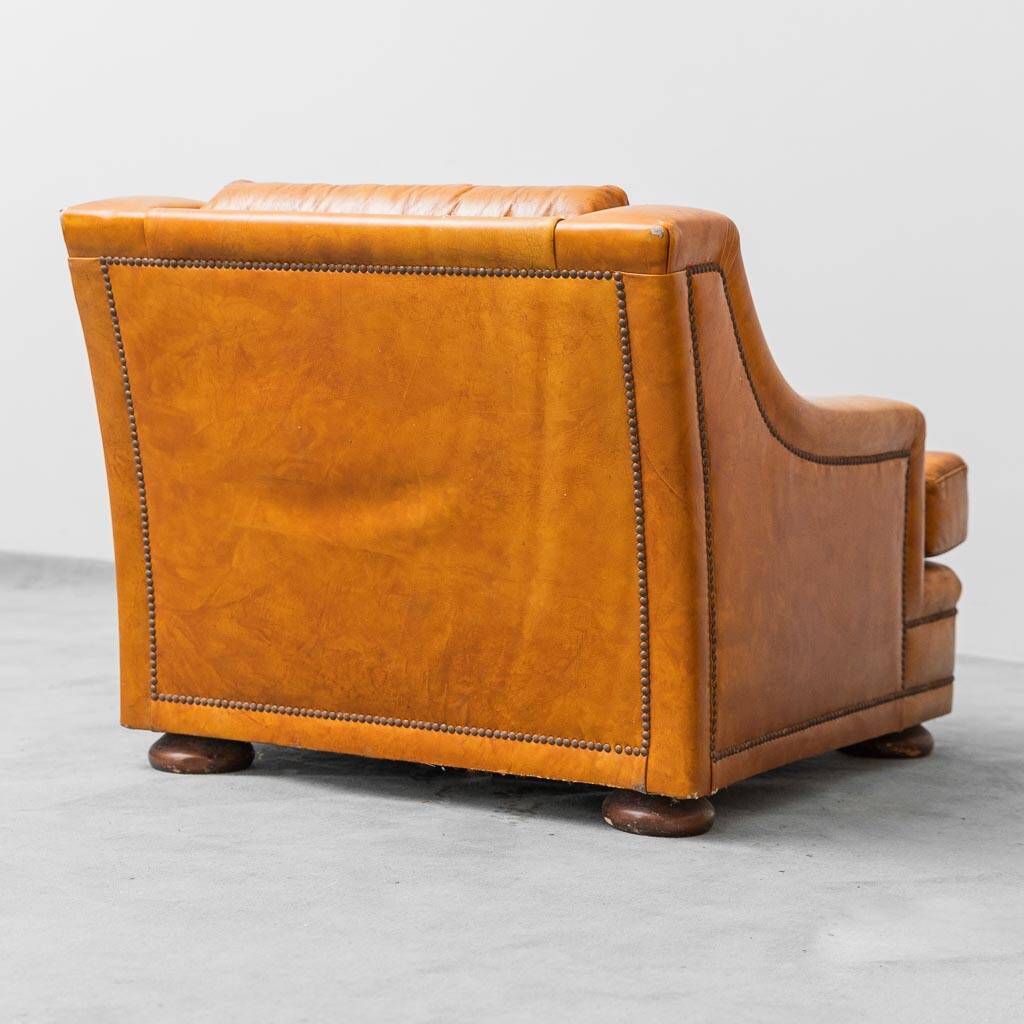 Coppia di poltrone in eco-pelle marrone anni ’50 vintage modernariato