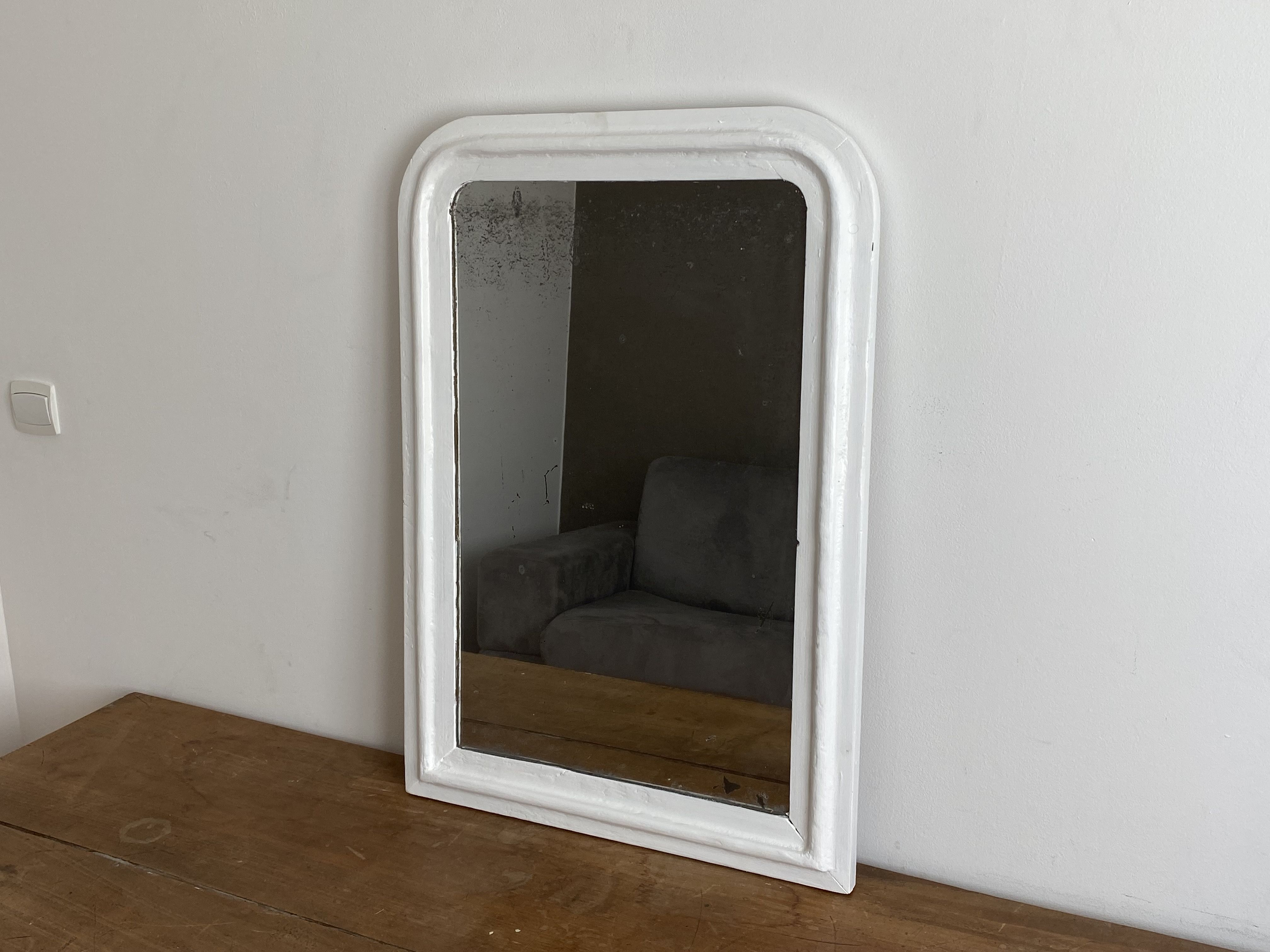 Miroir louis philippe at the end of the 19th century. 80x56. white.