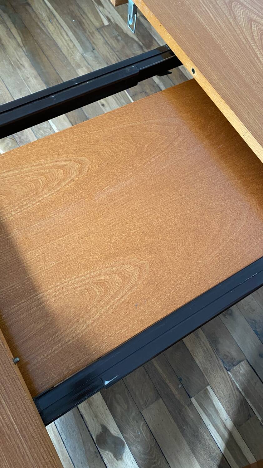 Designer table in solid elm