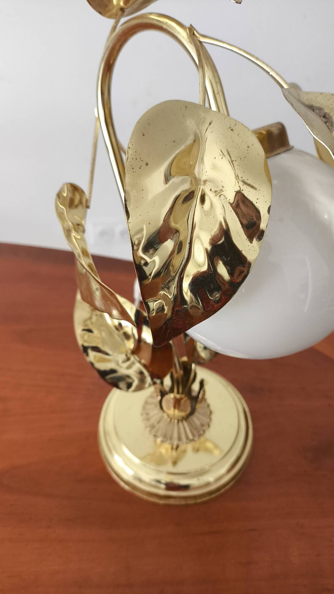 lampe vintage feuilles dorées