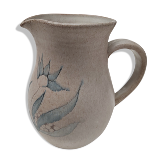 Sandstone pitcher