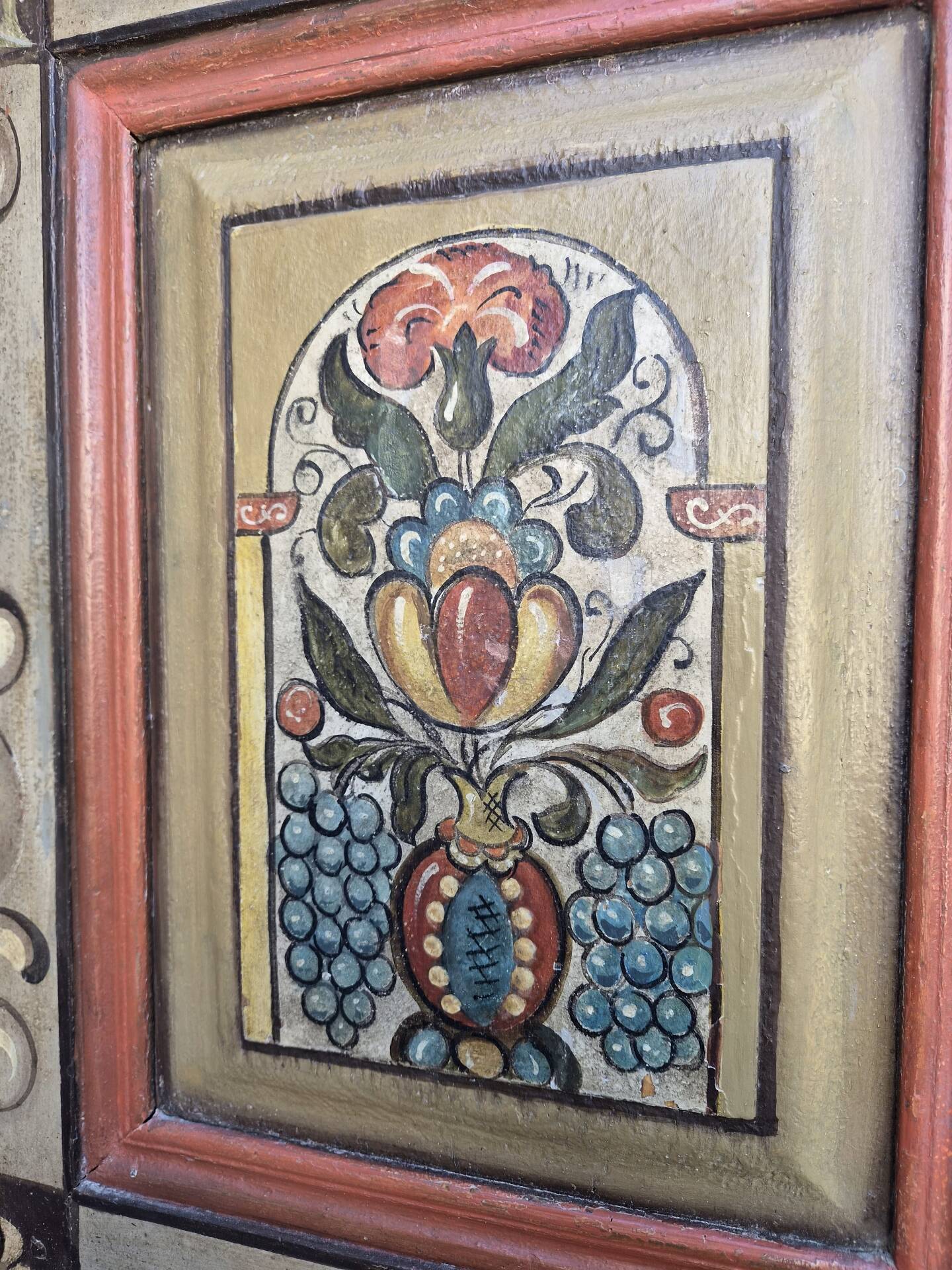 Mountain-painted wardrobe from the late 18th century.