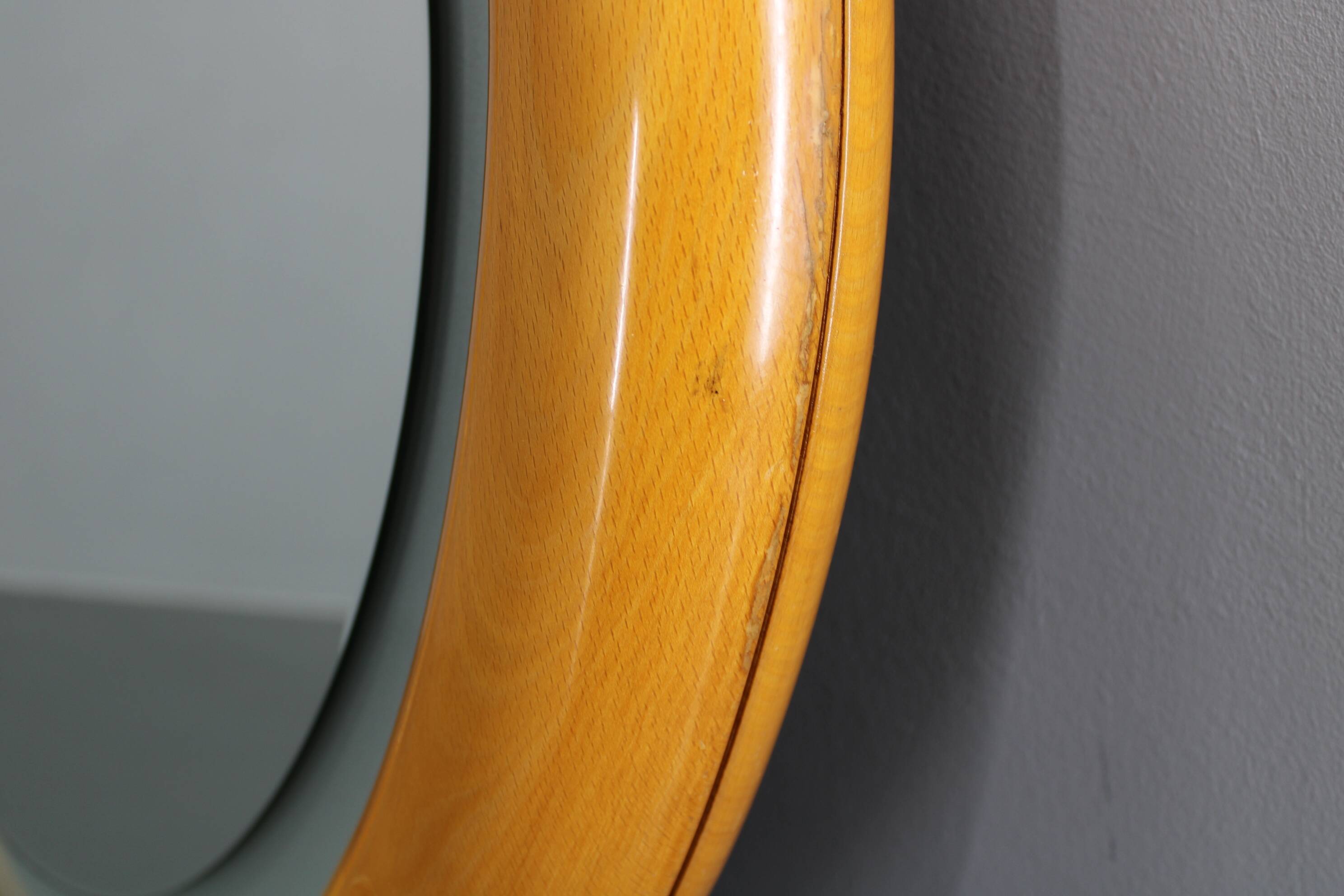 1970s Italian Round Mirror in Wooden Frame with Light