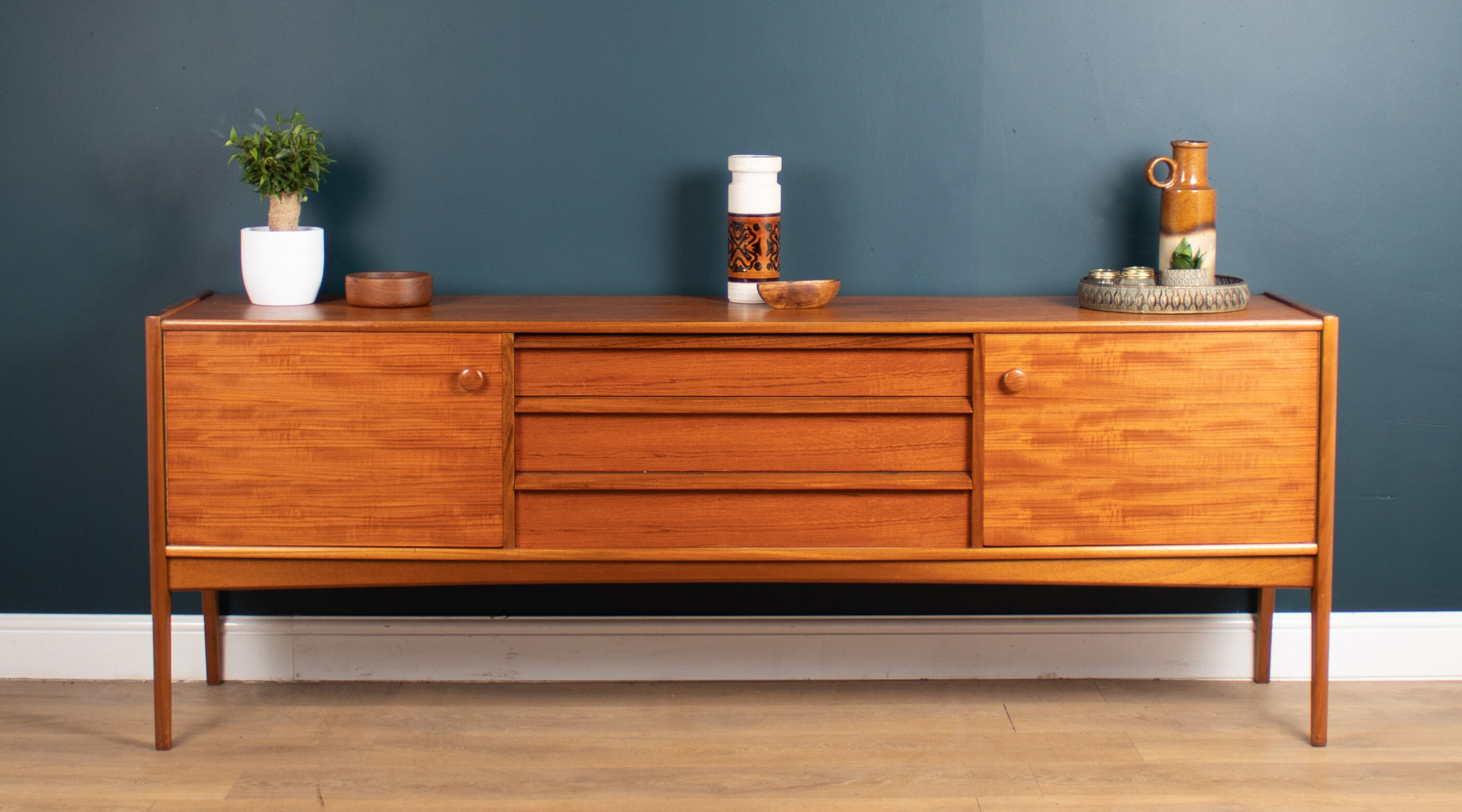 Enfilade par John Herbert pour A.Younger Ltd