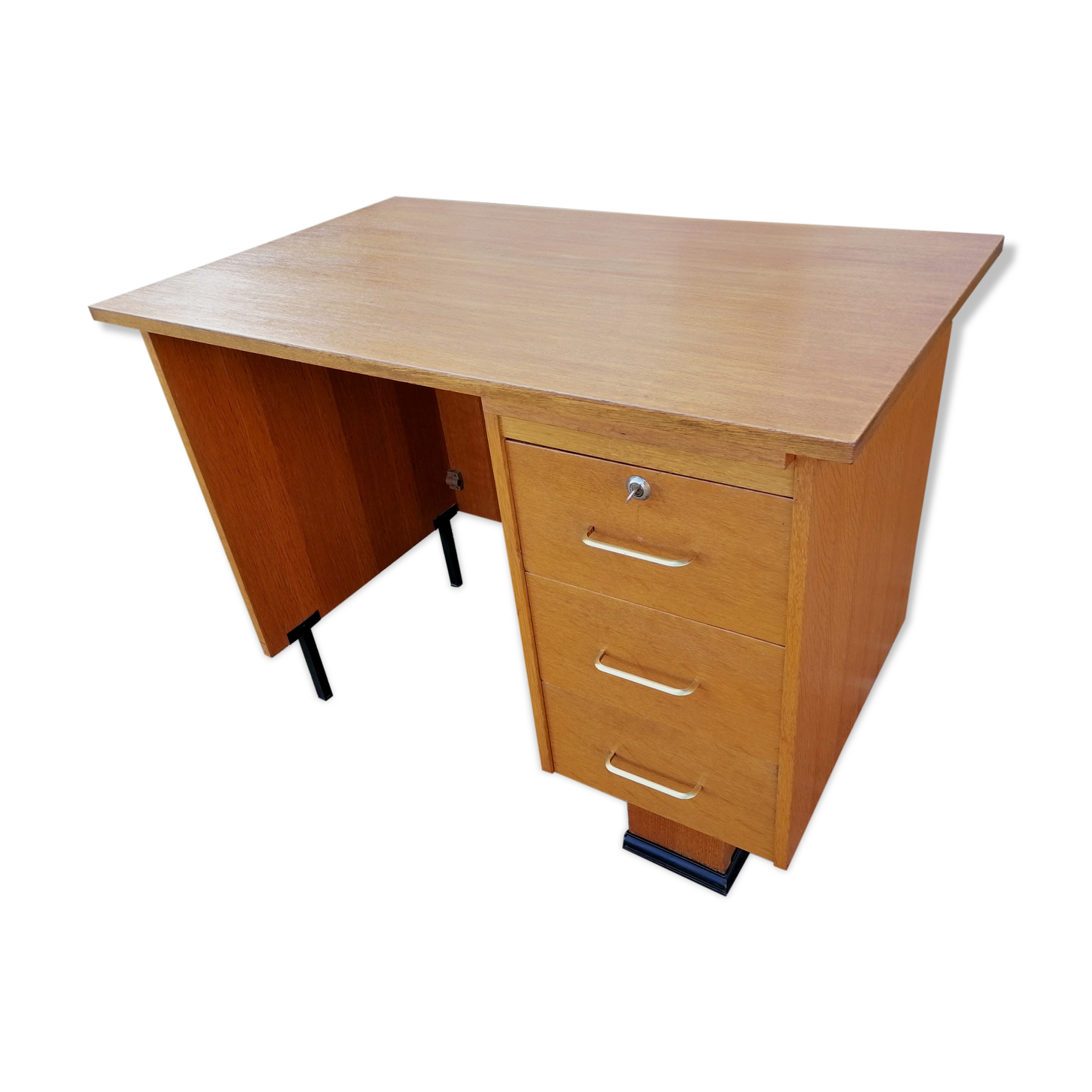 SMALL OFFICE. VINTAGE