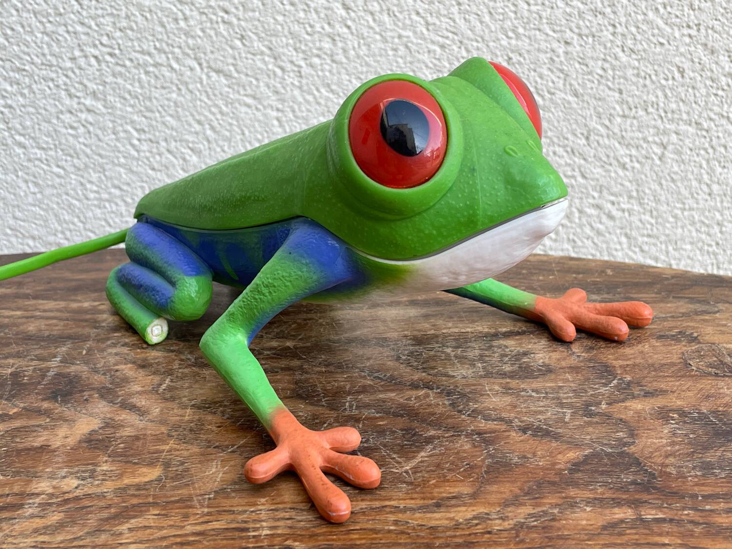 Vintage frog telephone