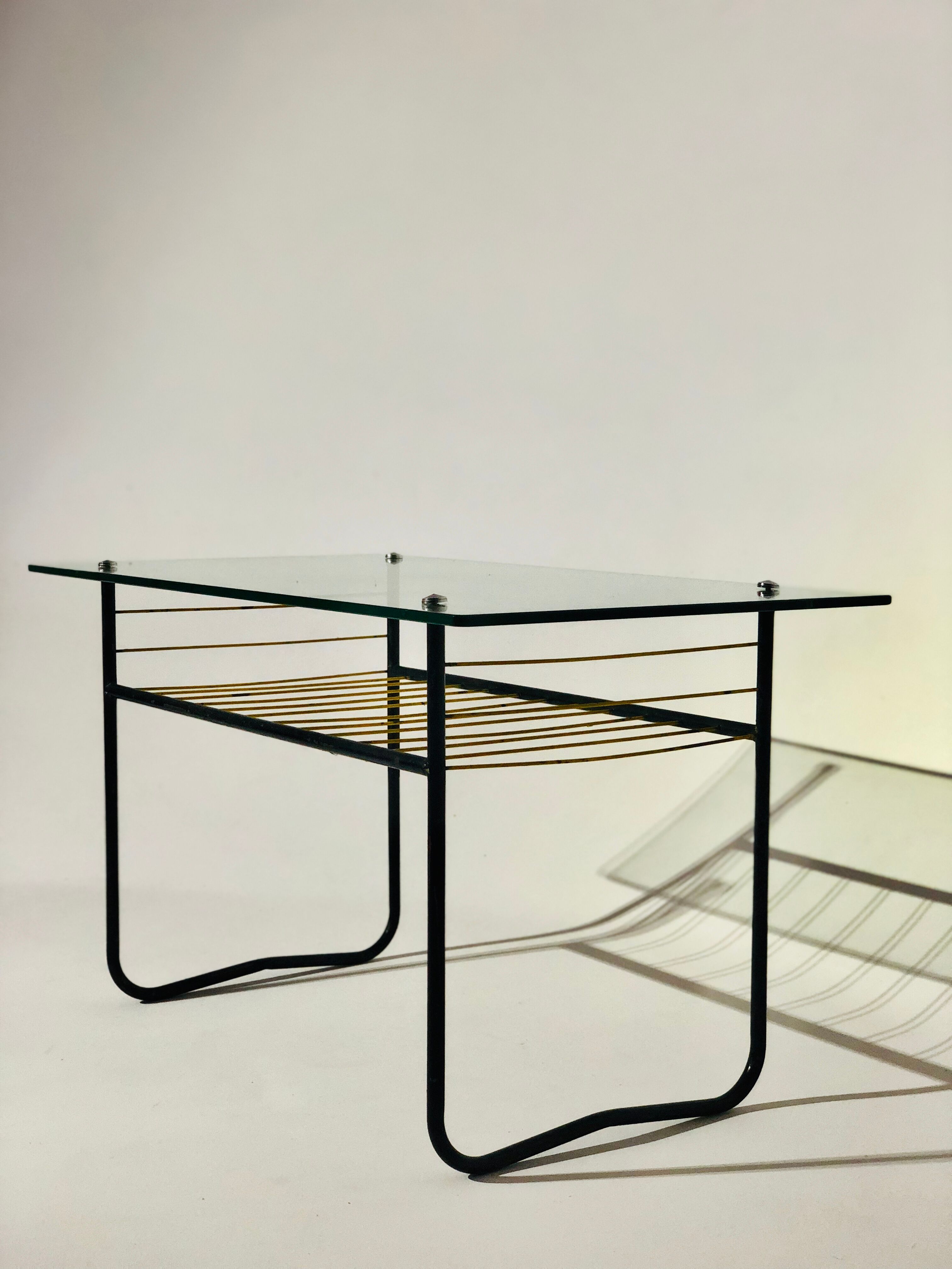 Vintage coffee table 1960 - scoubidou, black tubular metal and glass top