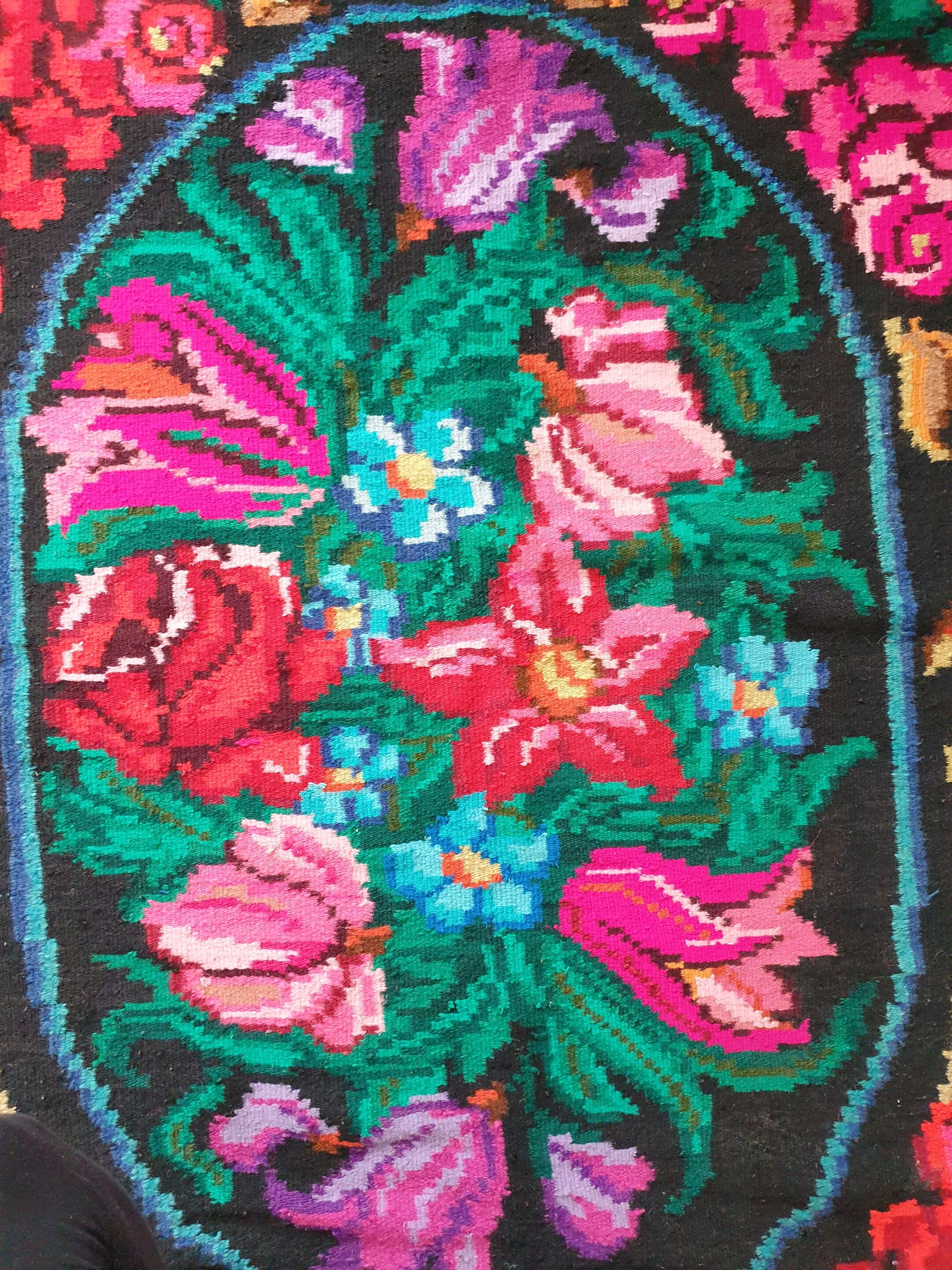 Tapis floral en laine de Moldavie de style bohème - 182×208 cm