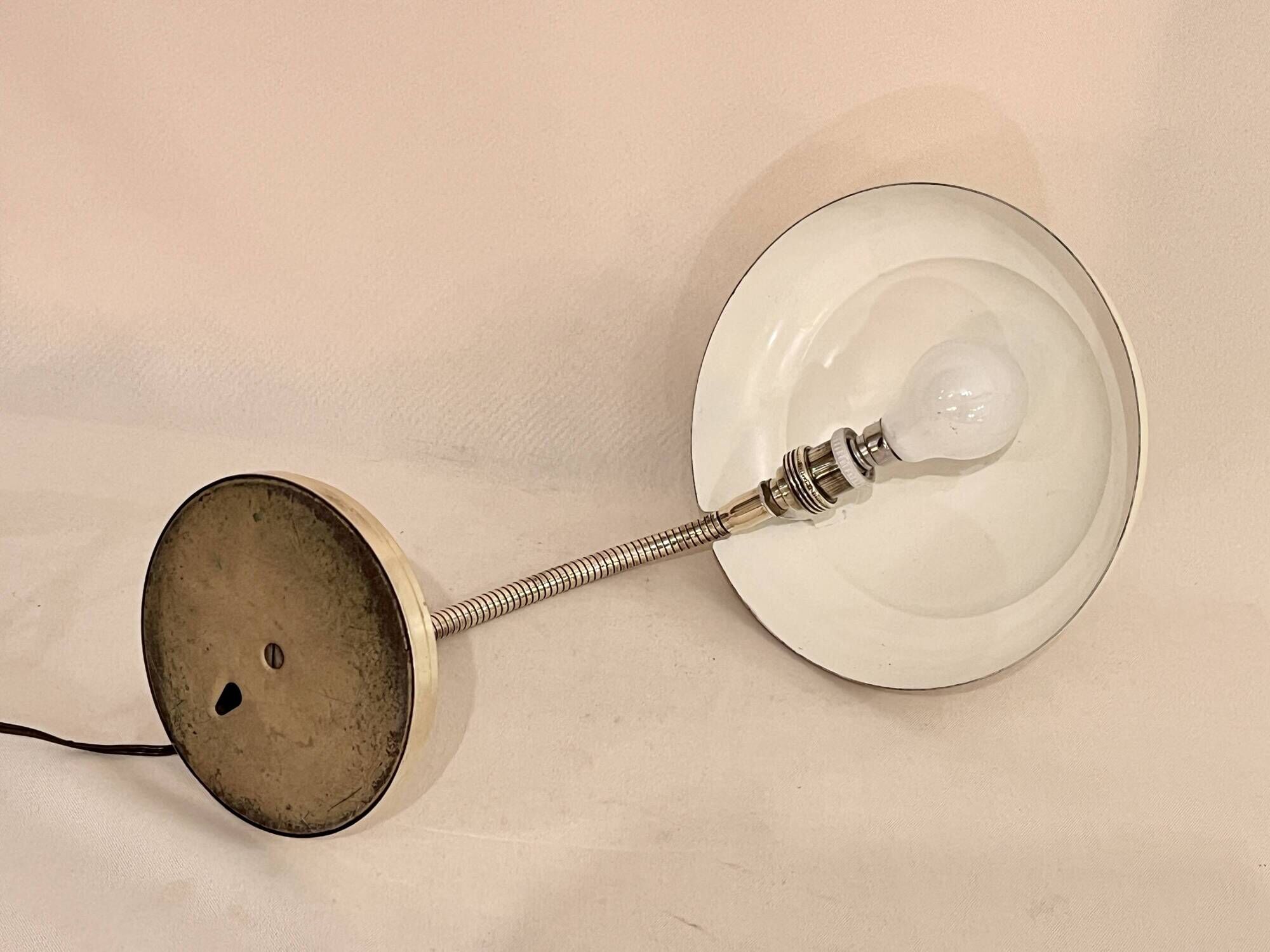 Desk lamp 50s 60s flexible brass metal beige vintage bedside casserole