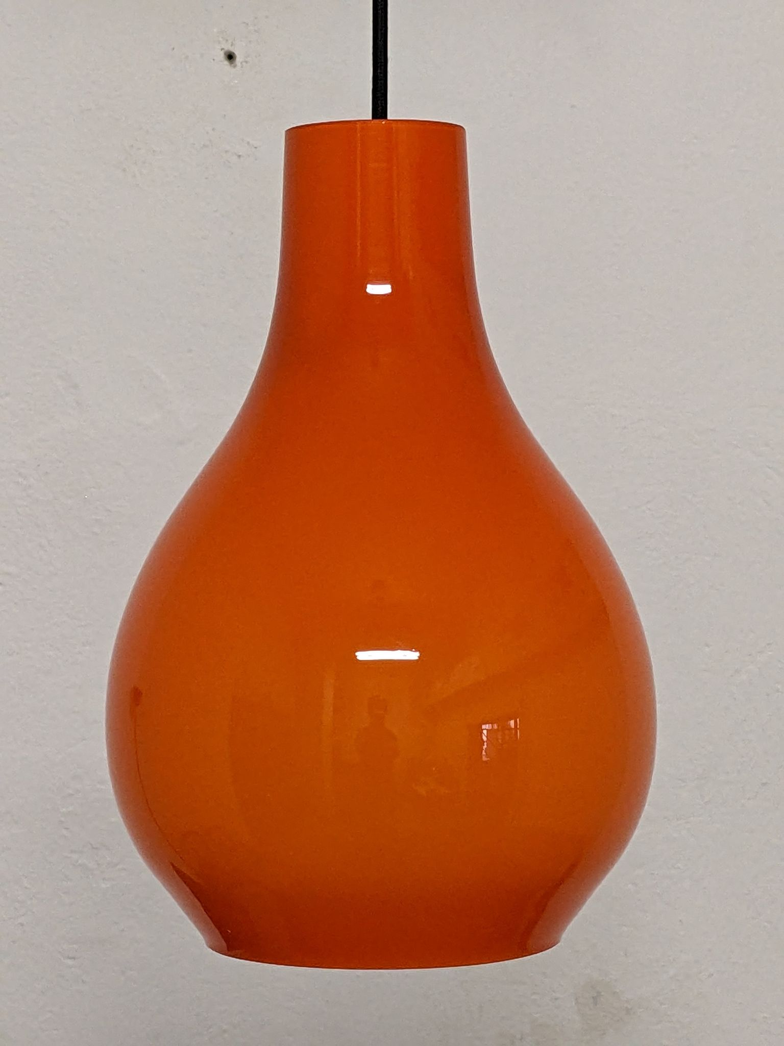 Suspension drop of water in opaline of the 60s 70s