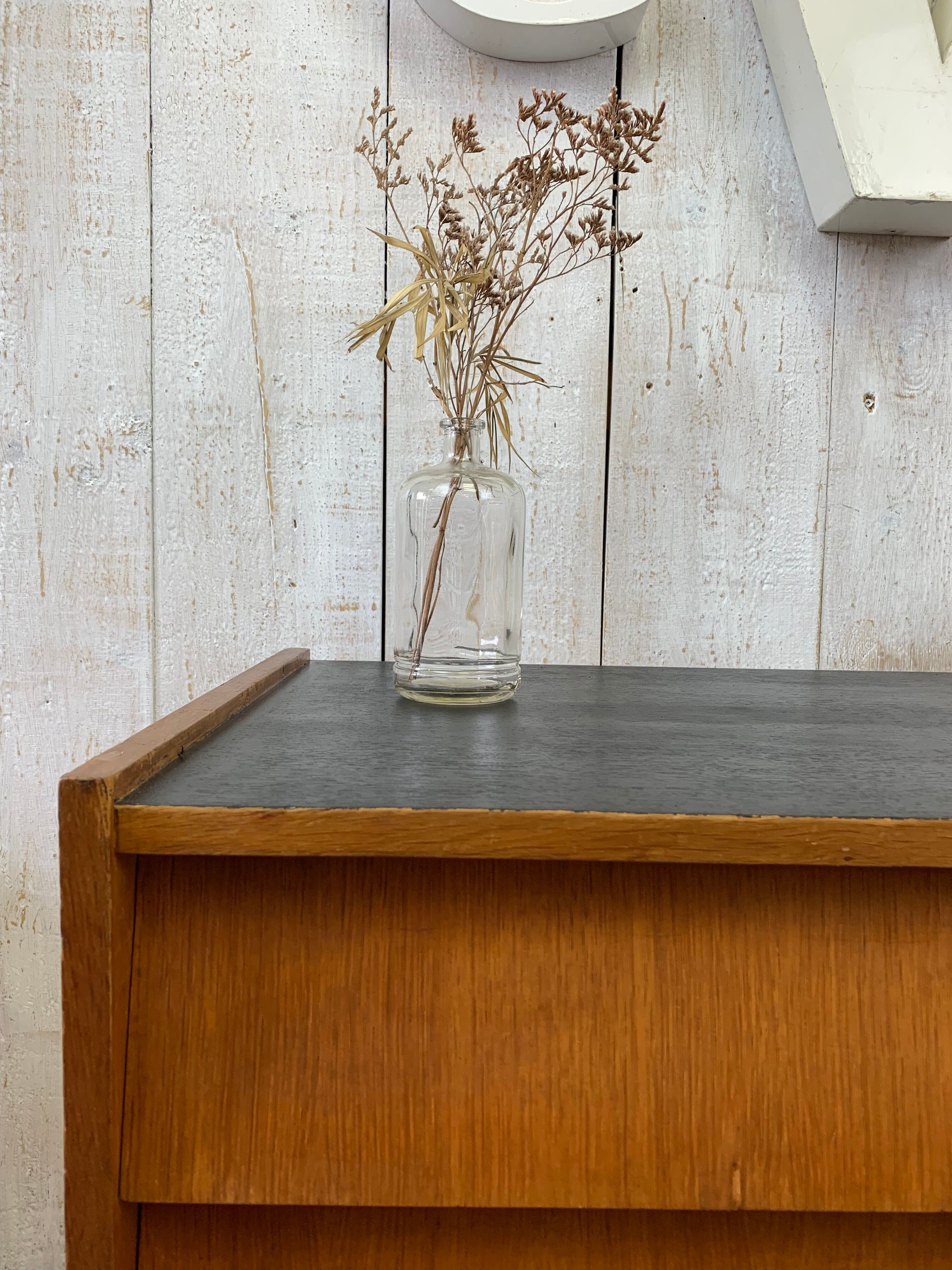 Commode à ailettes vintage