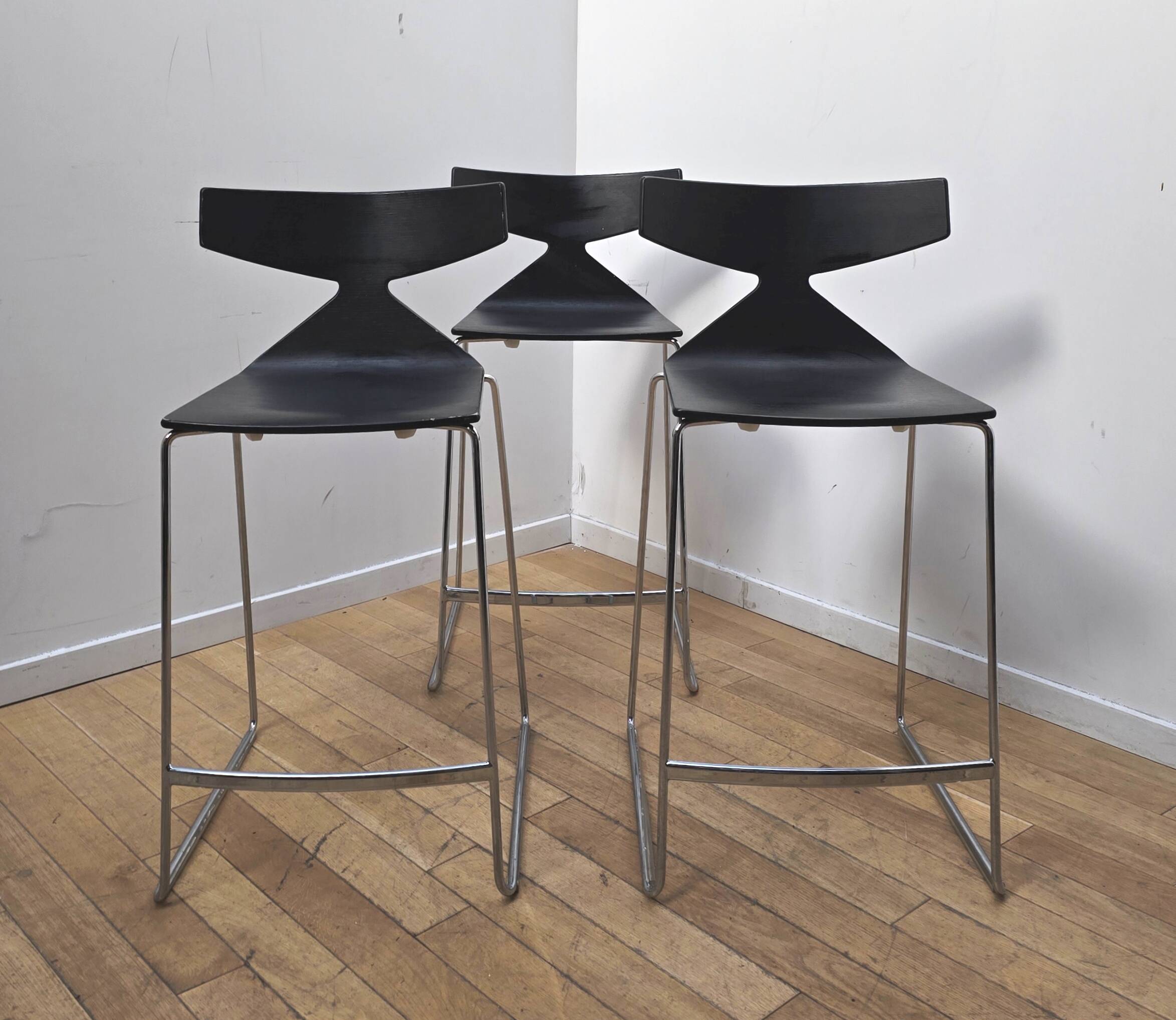 Set of 3 Saya bar stools, Arper