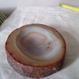 Empty pocket agate