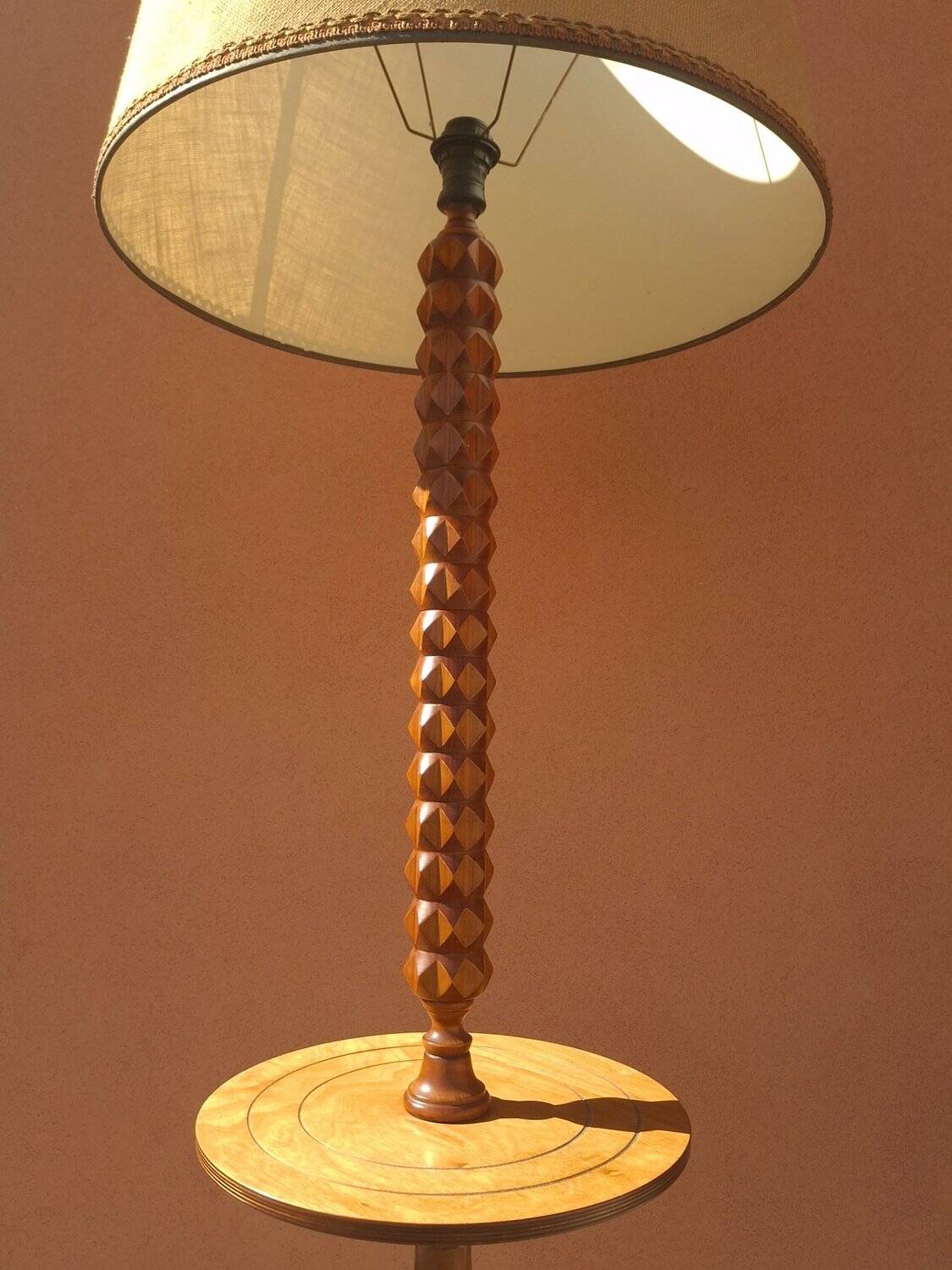 Vintage floor lamp from the 60s-70s with integrated shelf.