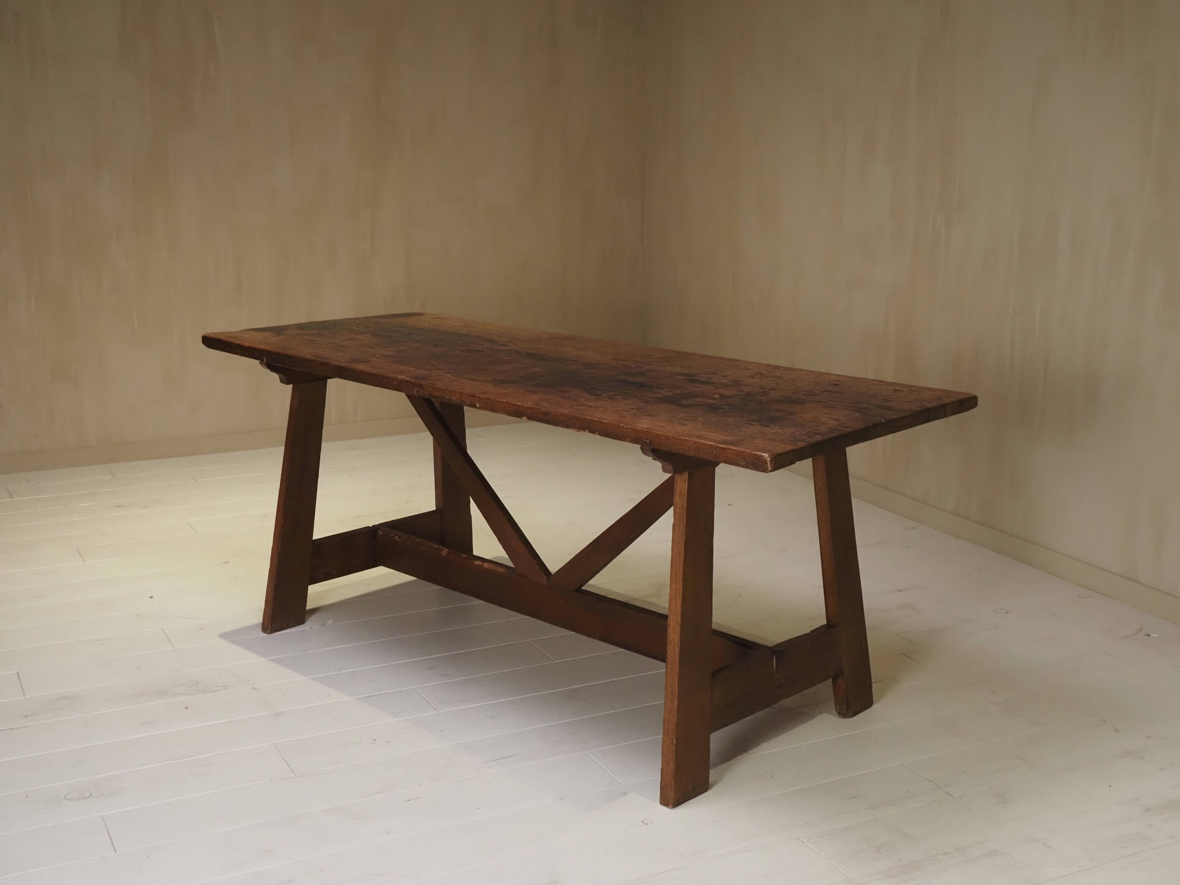 19th-century Italian dining table