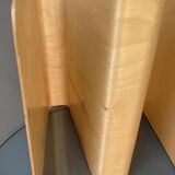 Design magazine holder in thermoformed wood