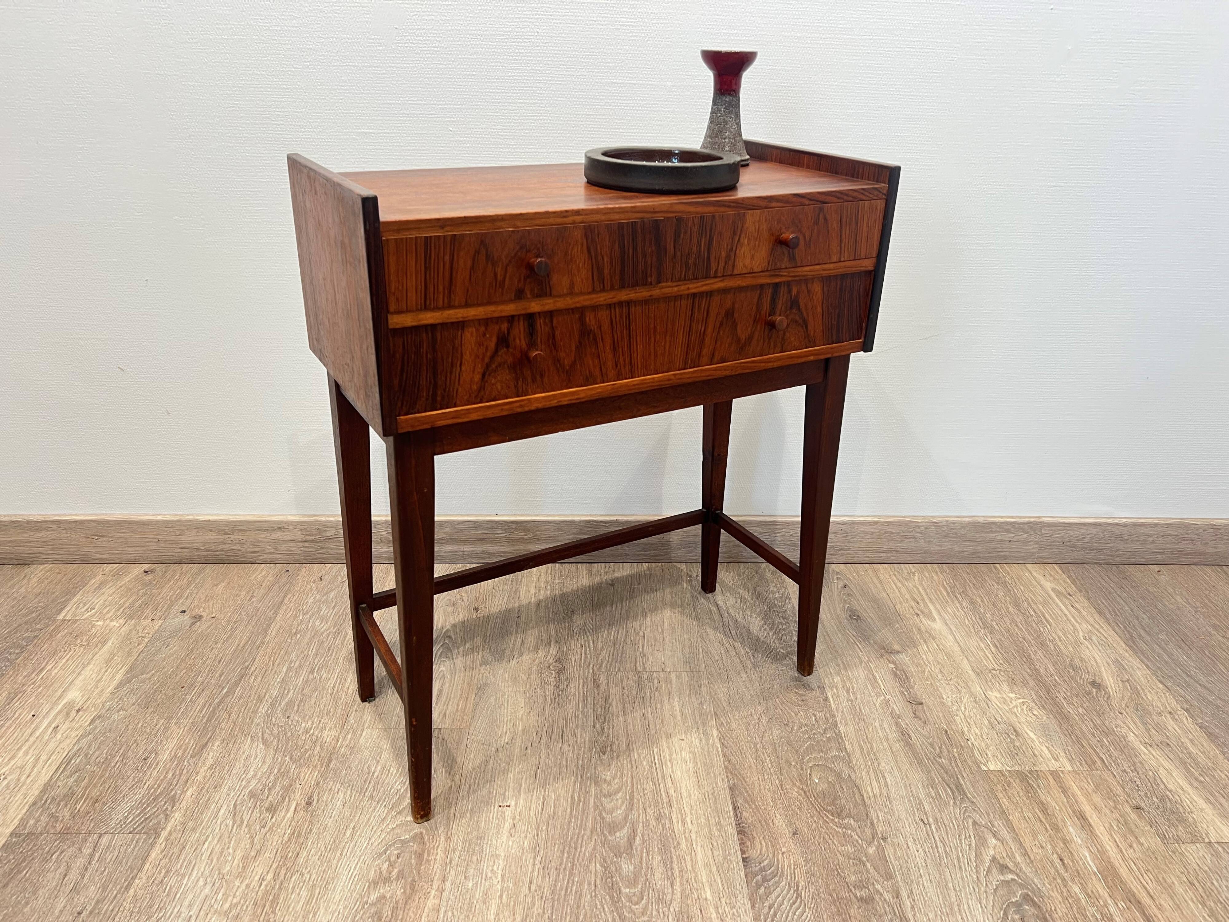 3-drawer commode in Rio rosewood, origin Denmark.