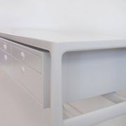 Enfilade en bois peint en gris clair, Helge Vestergaard-Jensen