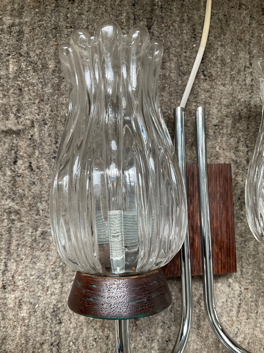Vintage double light wall lamp in teak and molded glass