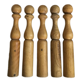 5 vintage wood pins