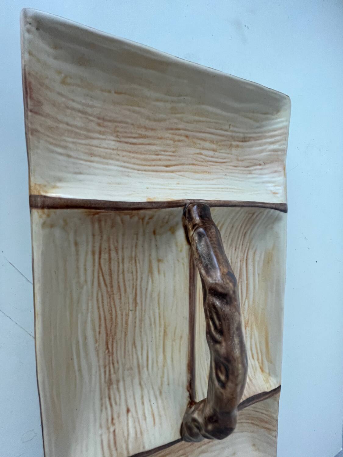 Ceramic presentation dish