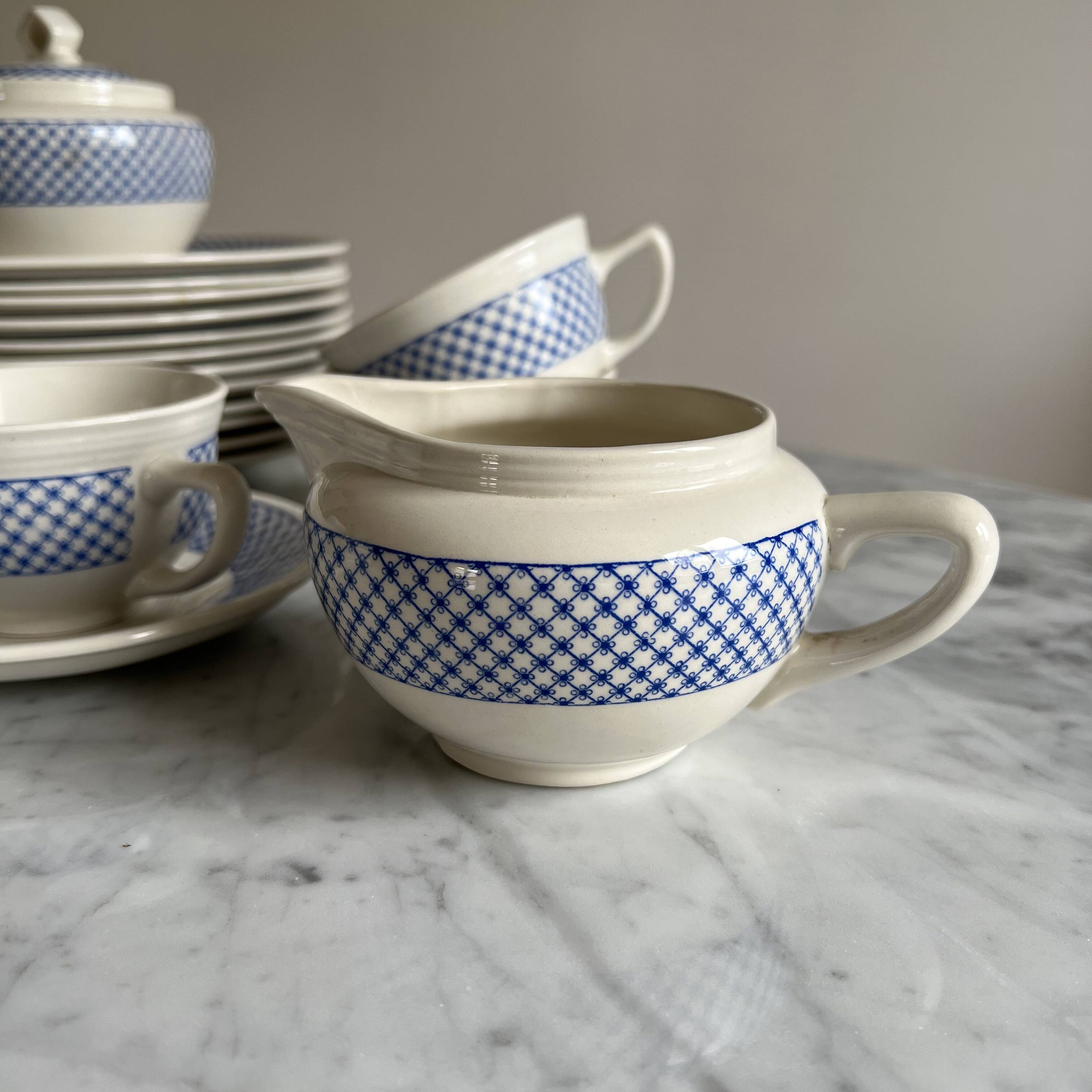 Lot of a boch frères tea set