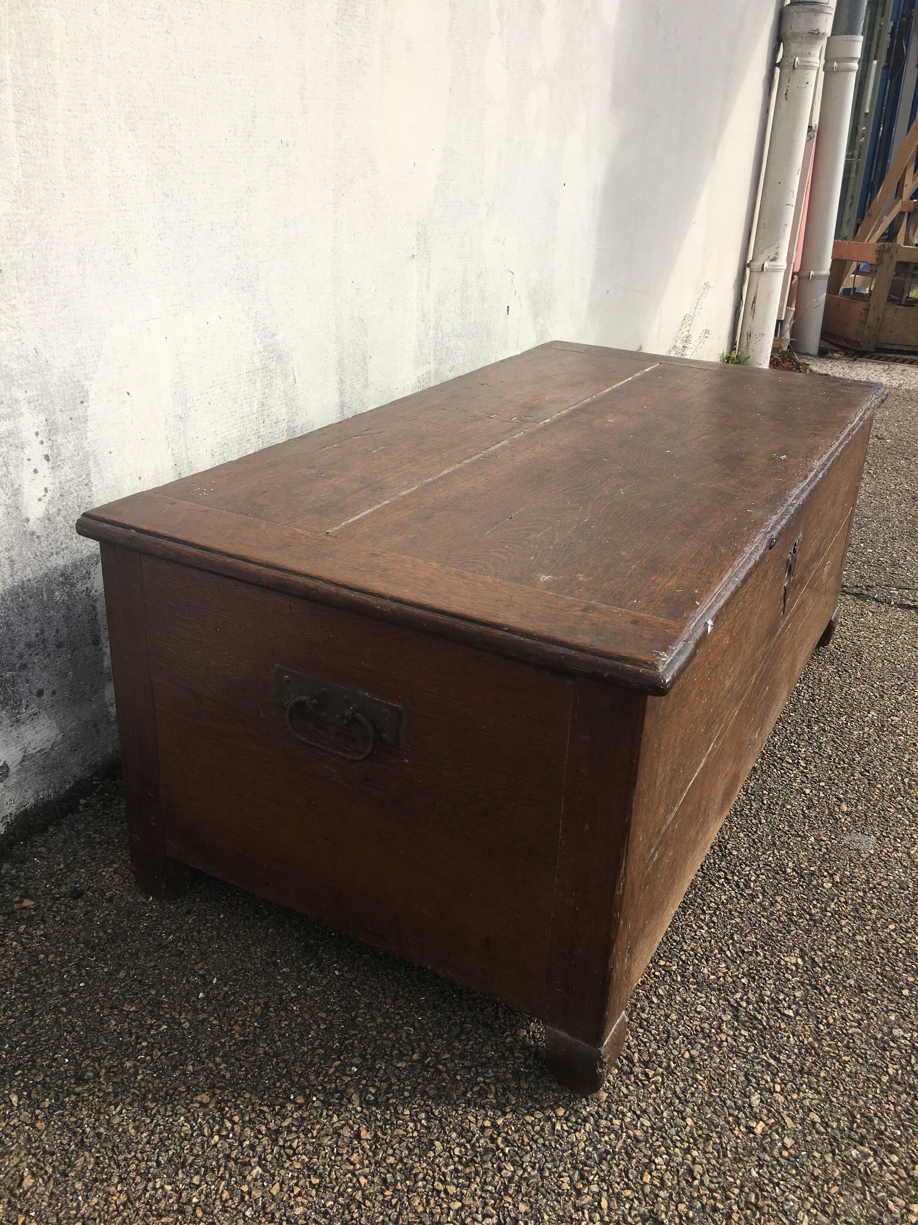 Old solid oak chest early XVIII Brutalist