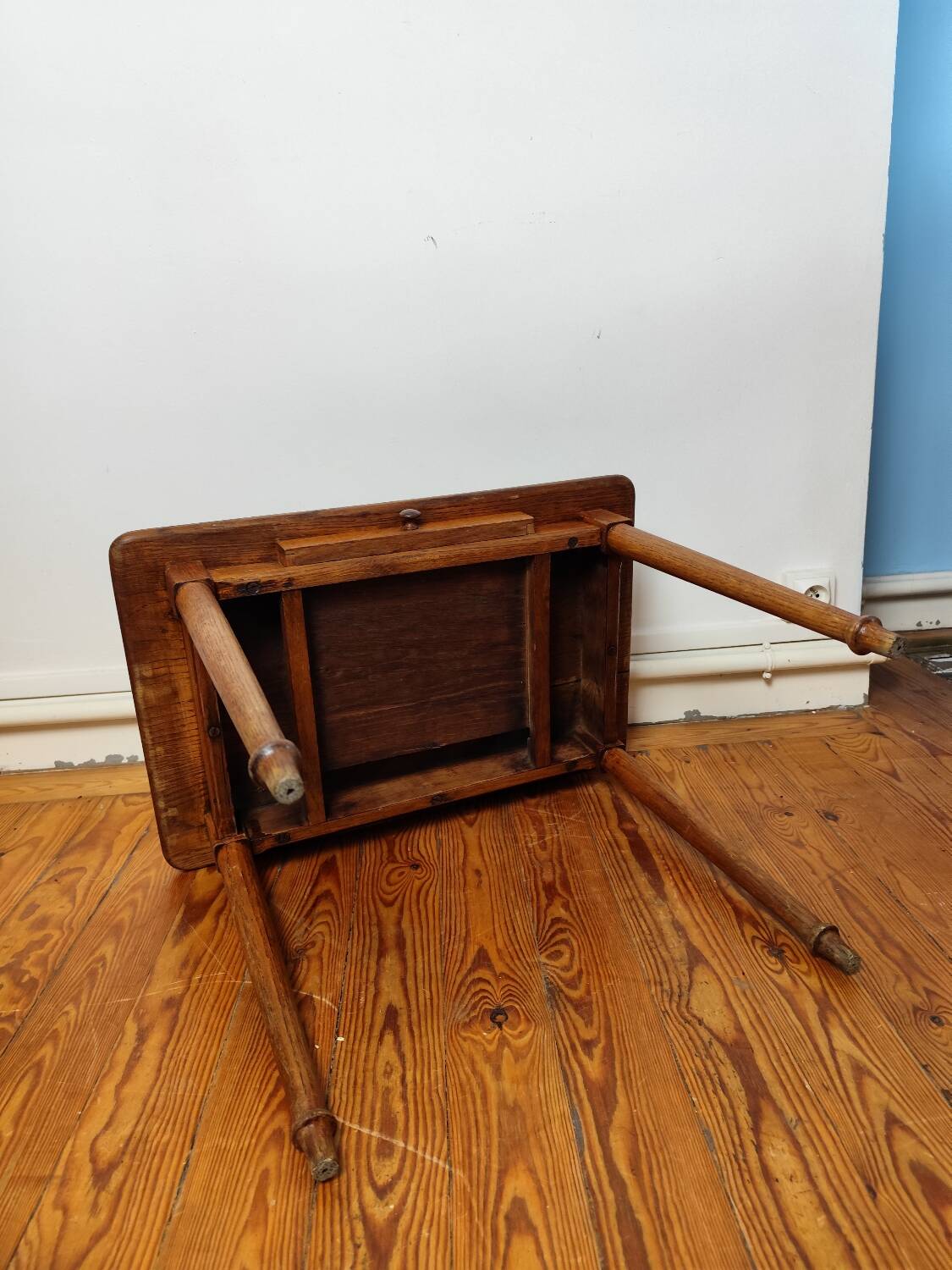 Coffee table / small desk