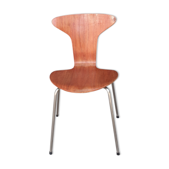 Chaise "Mosquito" par Arne Jacobsen