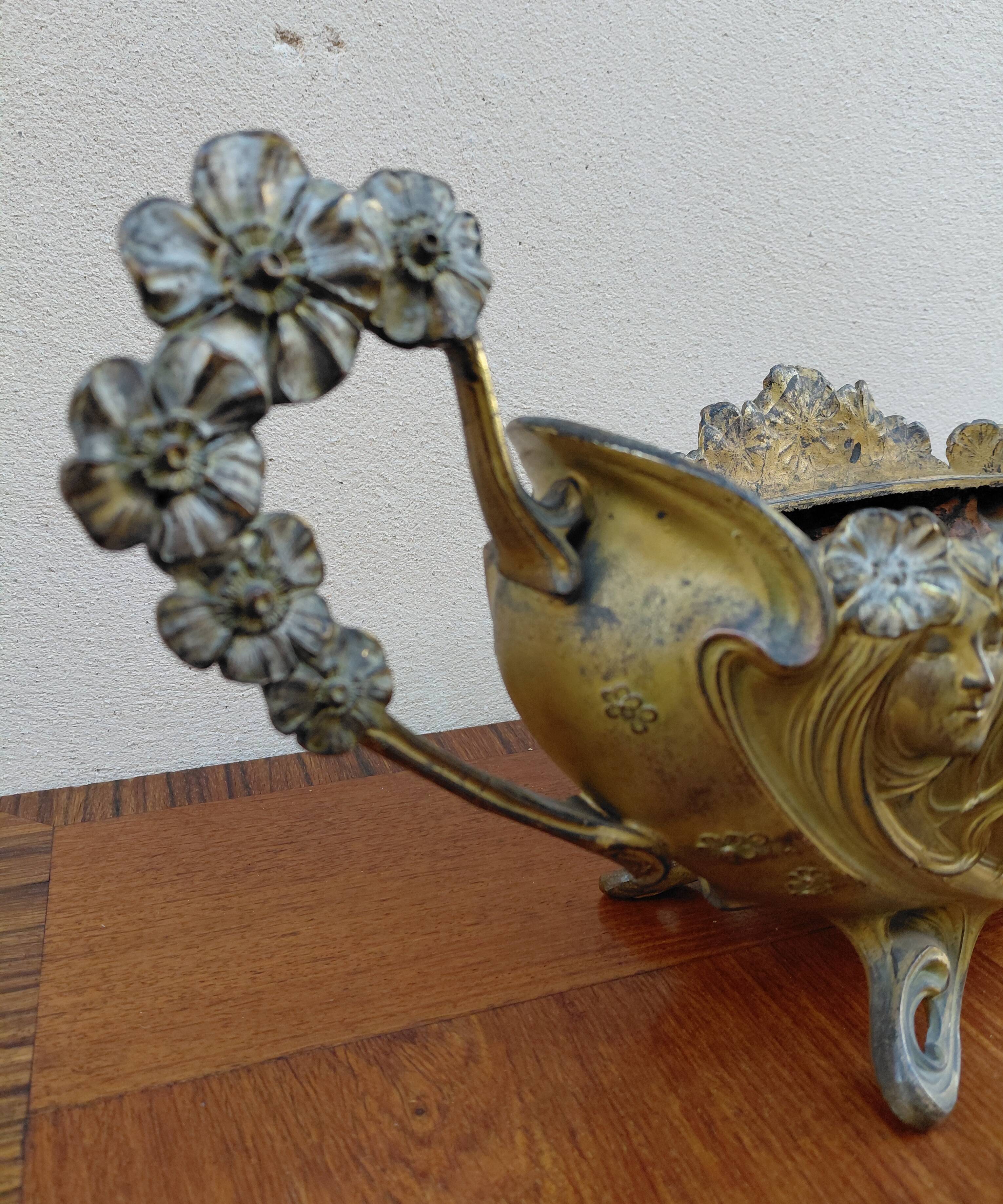 Jardinière en bronze de Claude Bonnefond