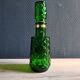 Carafe à whisky vintage en verre vert moulé pointe de diamant