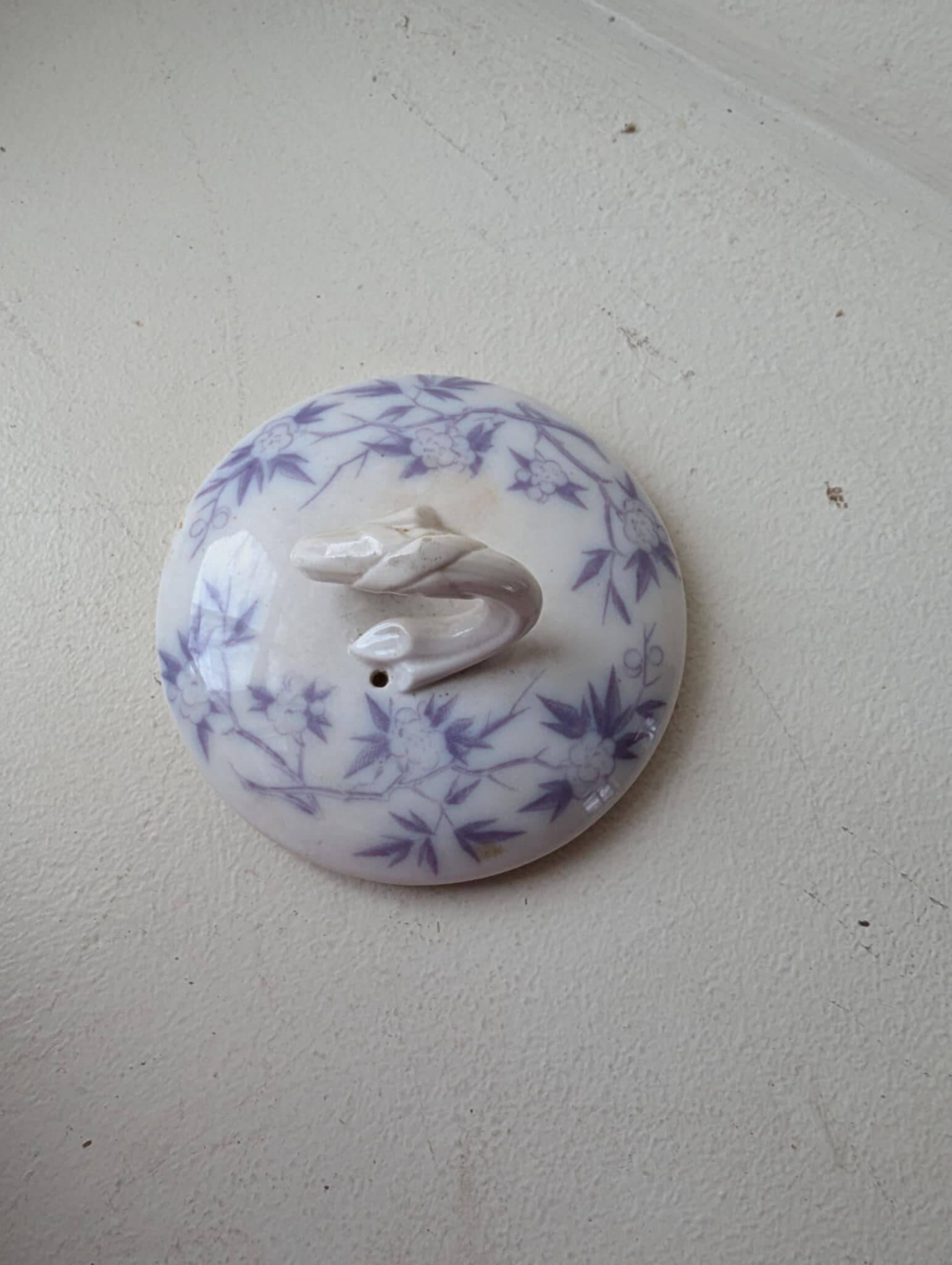 Sargemines porcelain sugar bowl