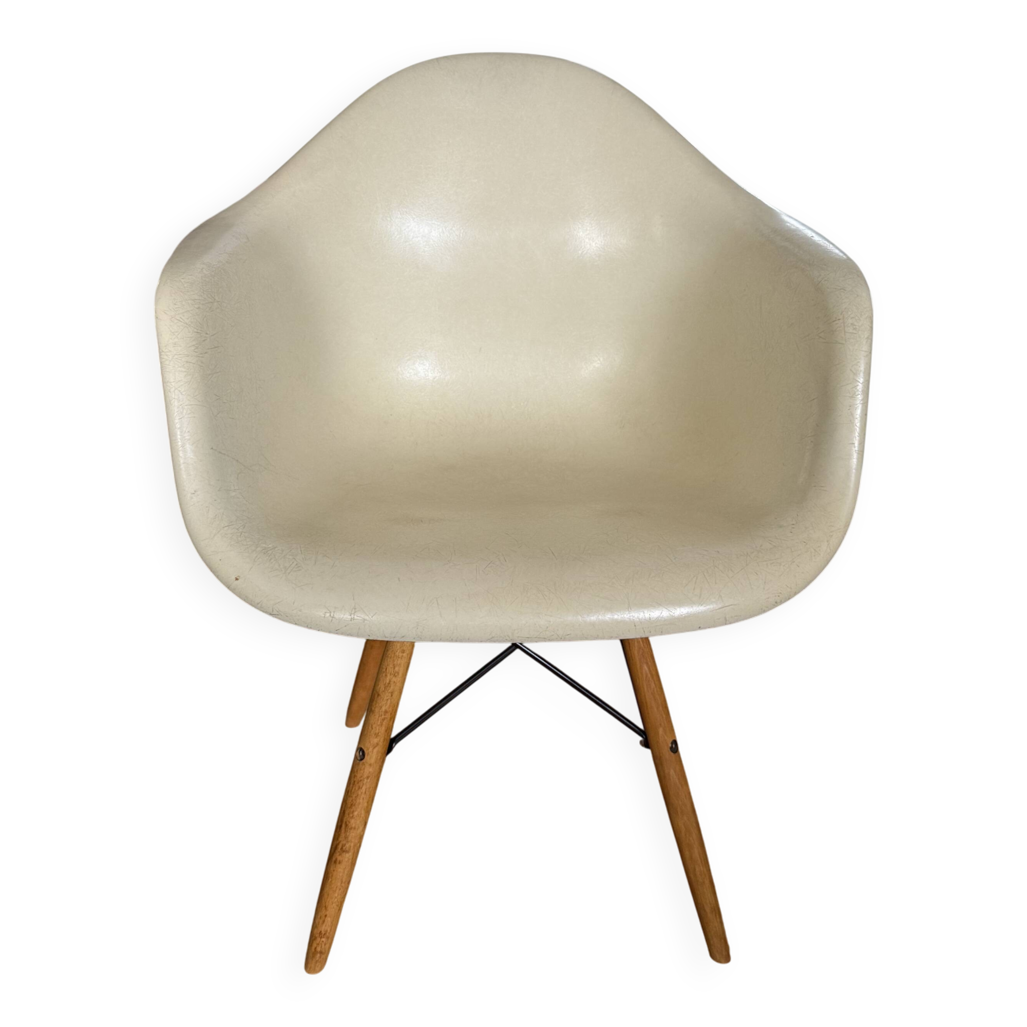 Two original DAR armchairs in fibreglass by Charles & Ray Eames. Miller.