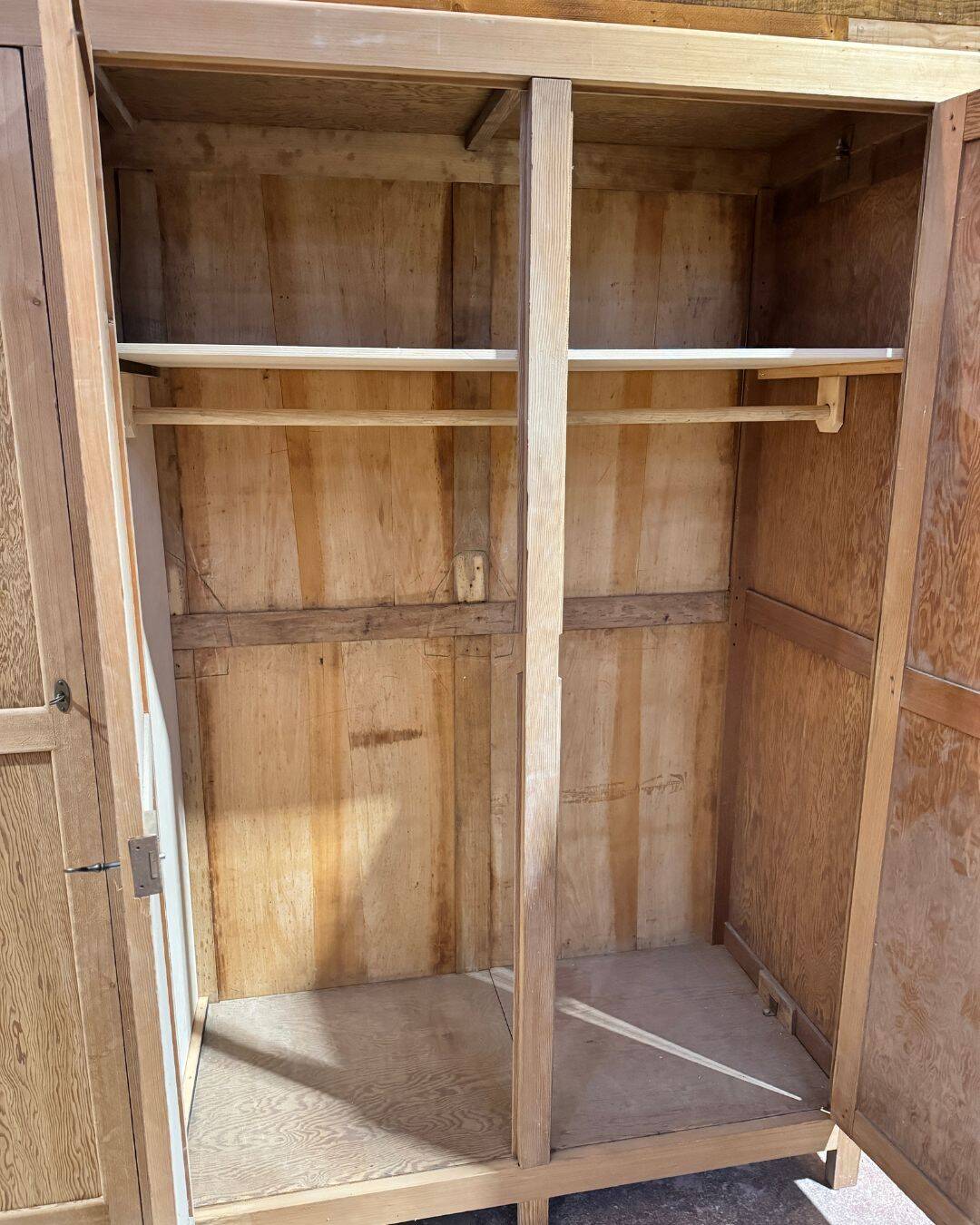 Old hardware cabinet in pitch pine - Early 20th century - Sandblasted