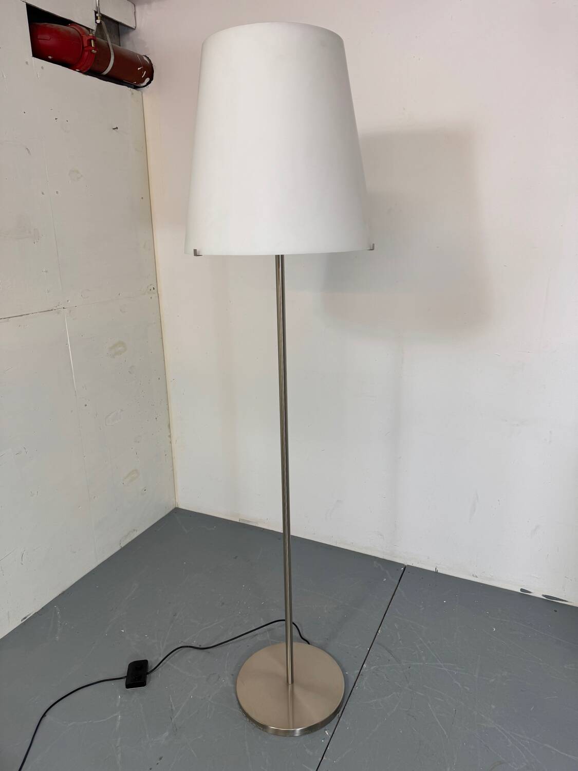 Italian Mid Century Modernist Fontana Arte floor lamp, 1950s