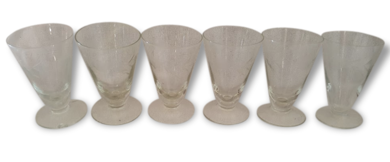 6 Verres ancien  soufflé et ciselé