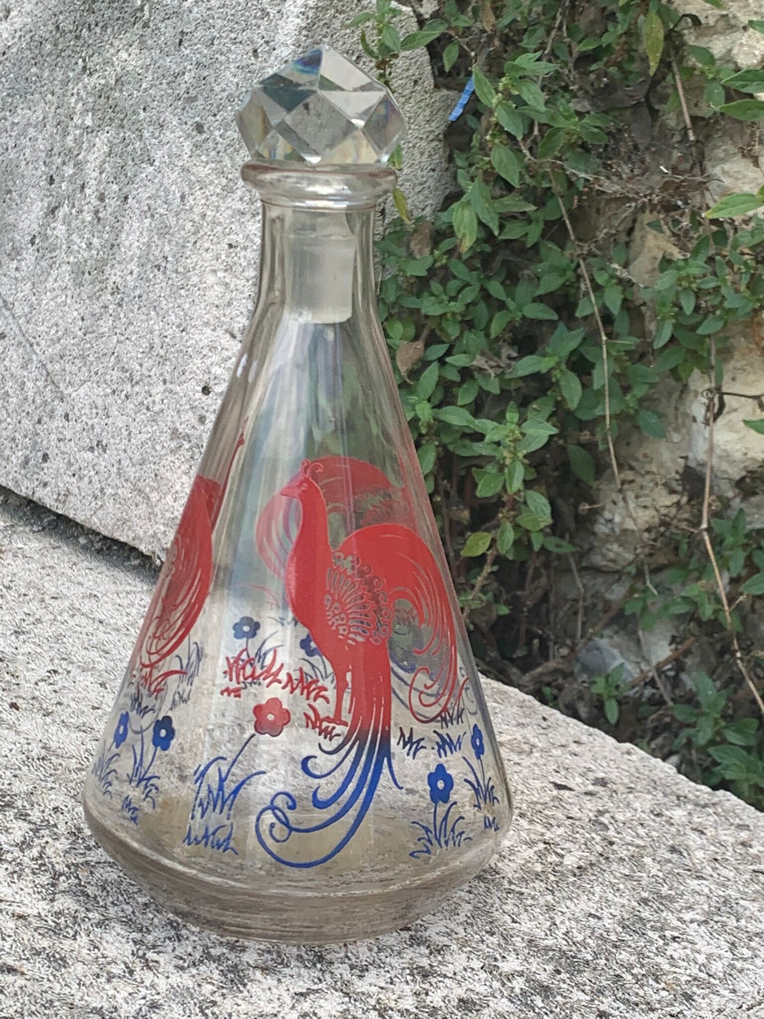 Peacock pattern liqueur decanter and 4 small vintage cobalt blue glasses