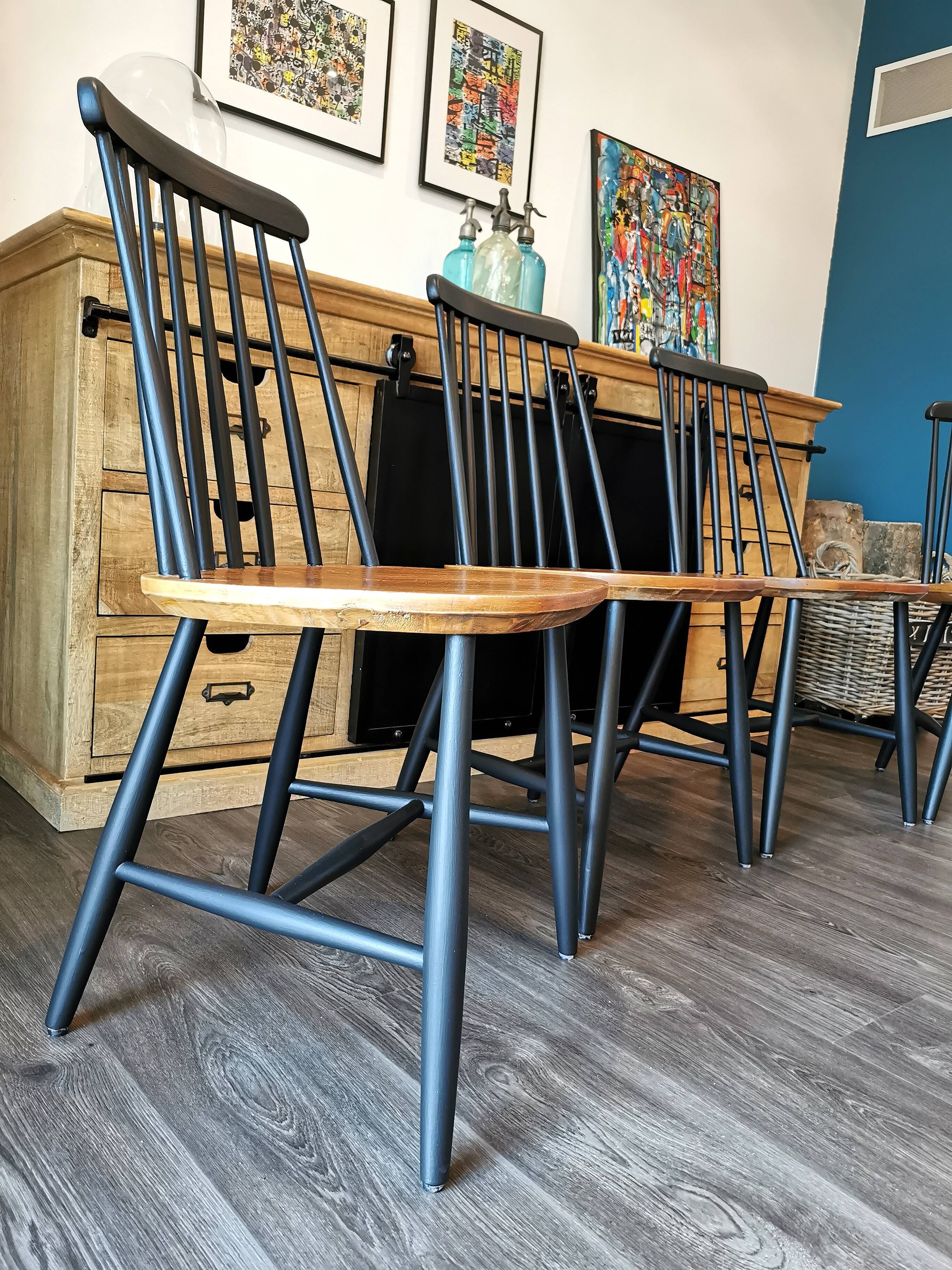 Series of 4 Scandinavian chairs