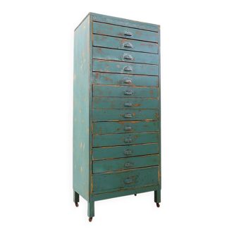 Industrial workshop furniture in pine with 12 drawers, circa 1940.