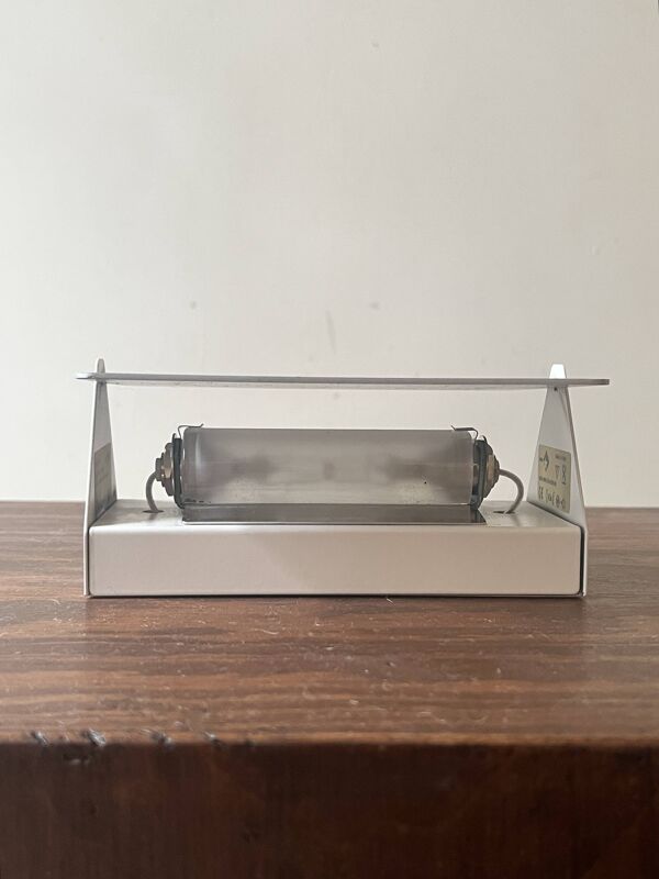 Applique deisgn à volet aluminium en métal Charlotte Perriand