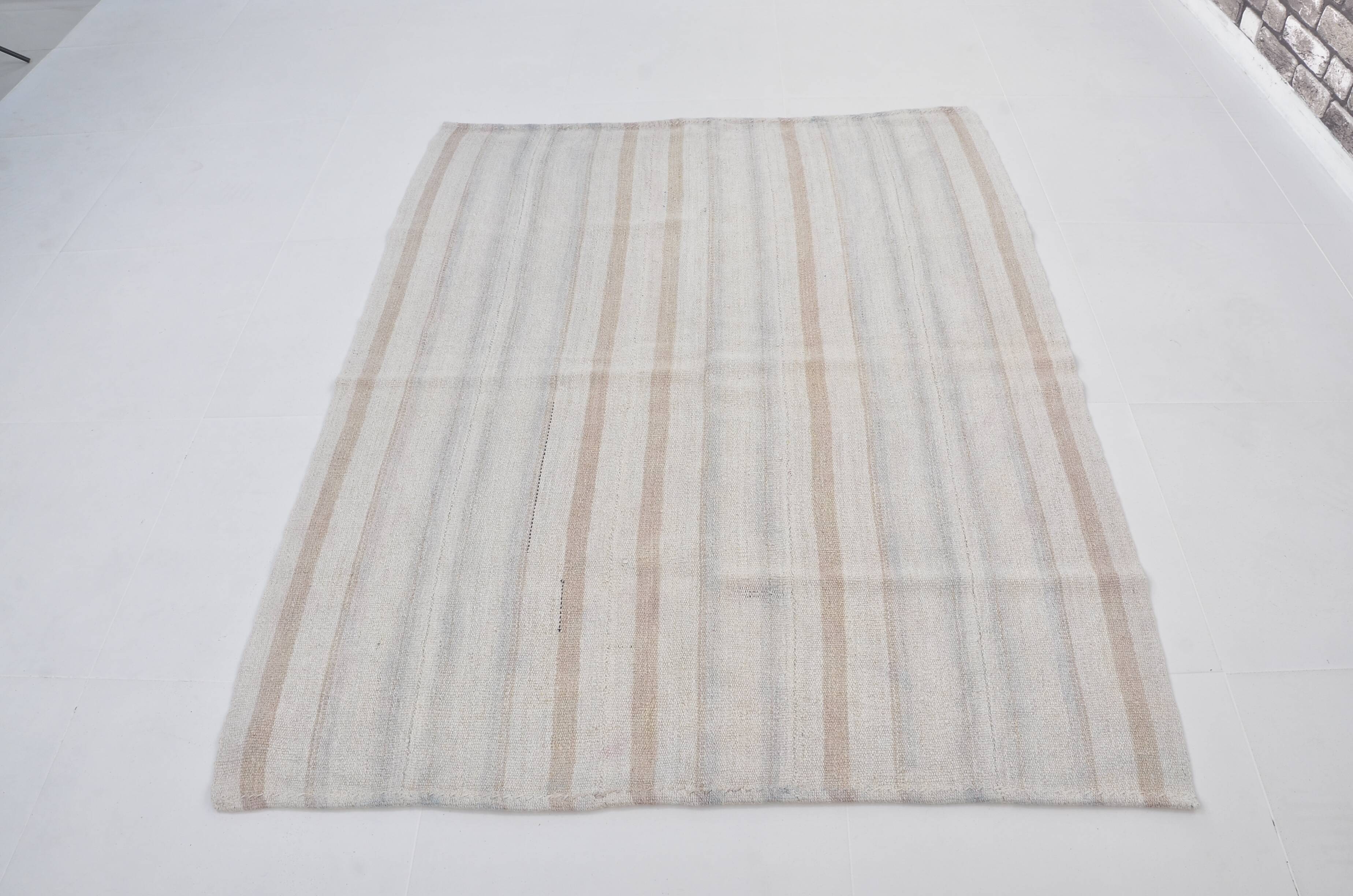 White Anatolian Oushak Hemp Kilim Rug, Reference 3664