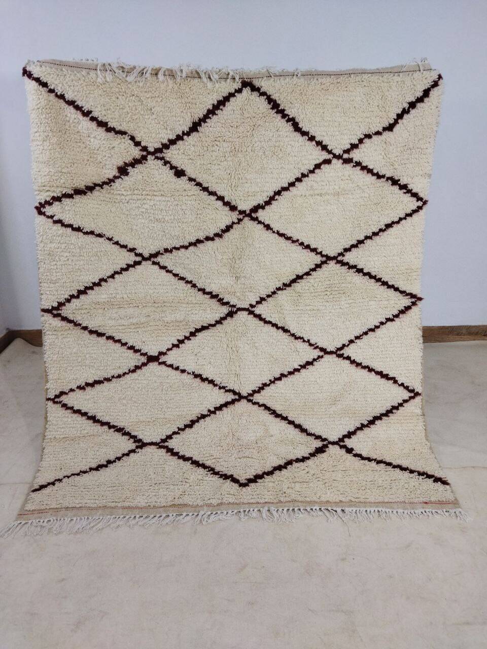 Handcrafted moroccan berber rug 178 x 152 cm