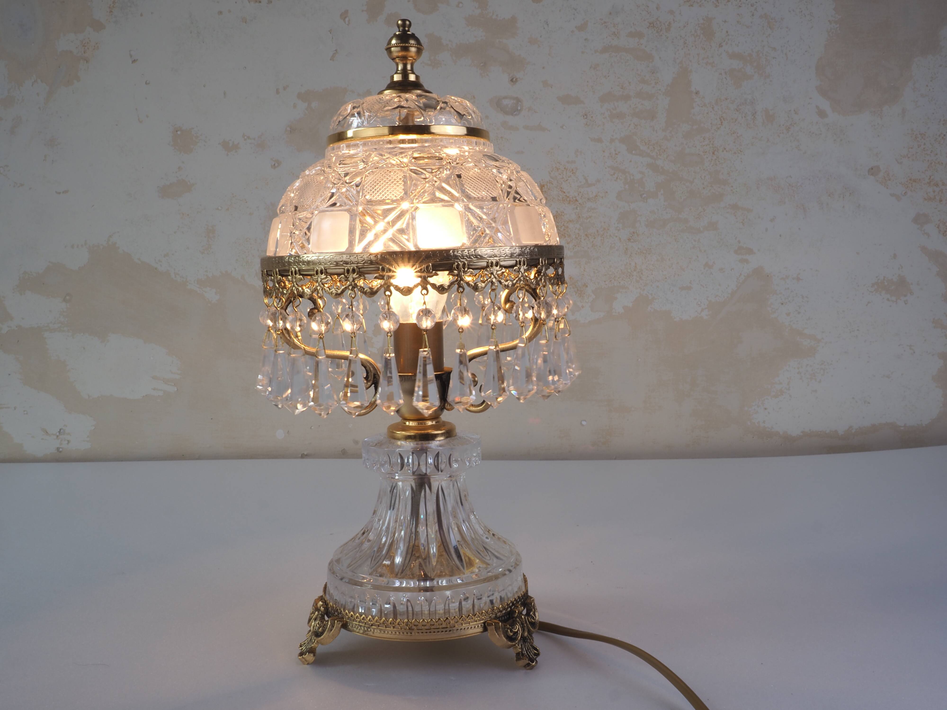 Crystal lamp with tassels