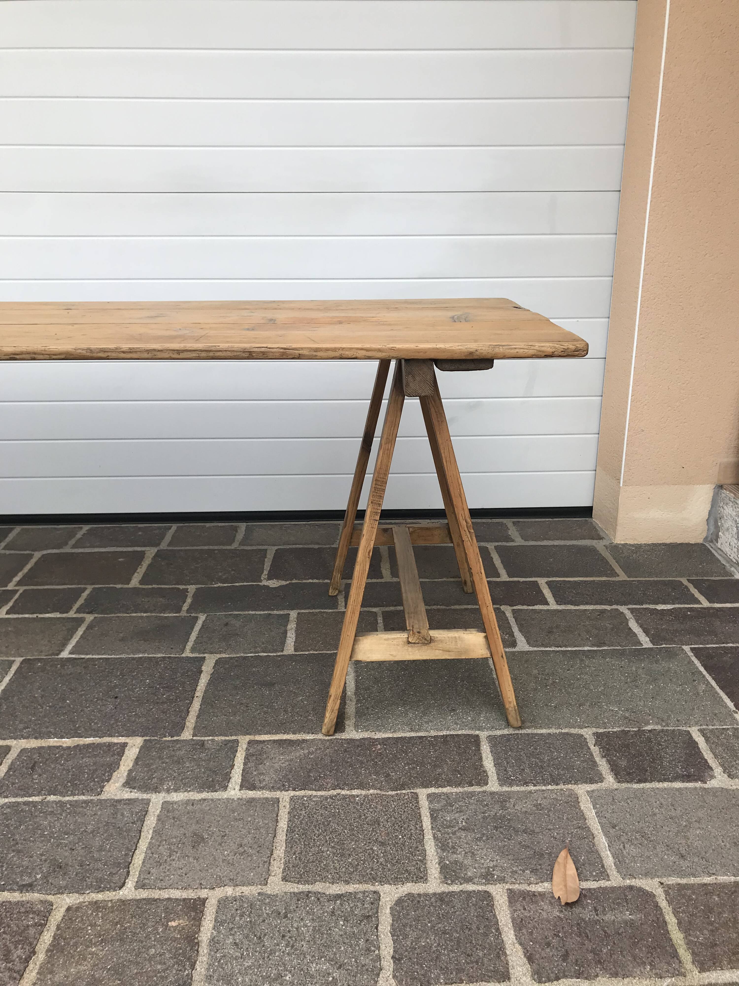 Winegrower's farm table