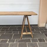 Winegrower's farm table