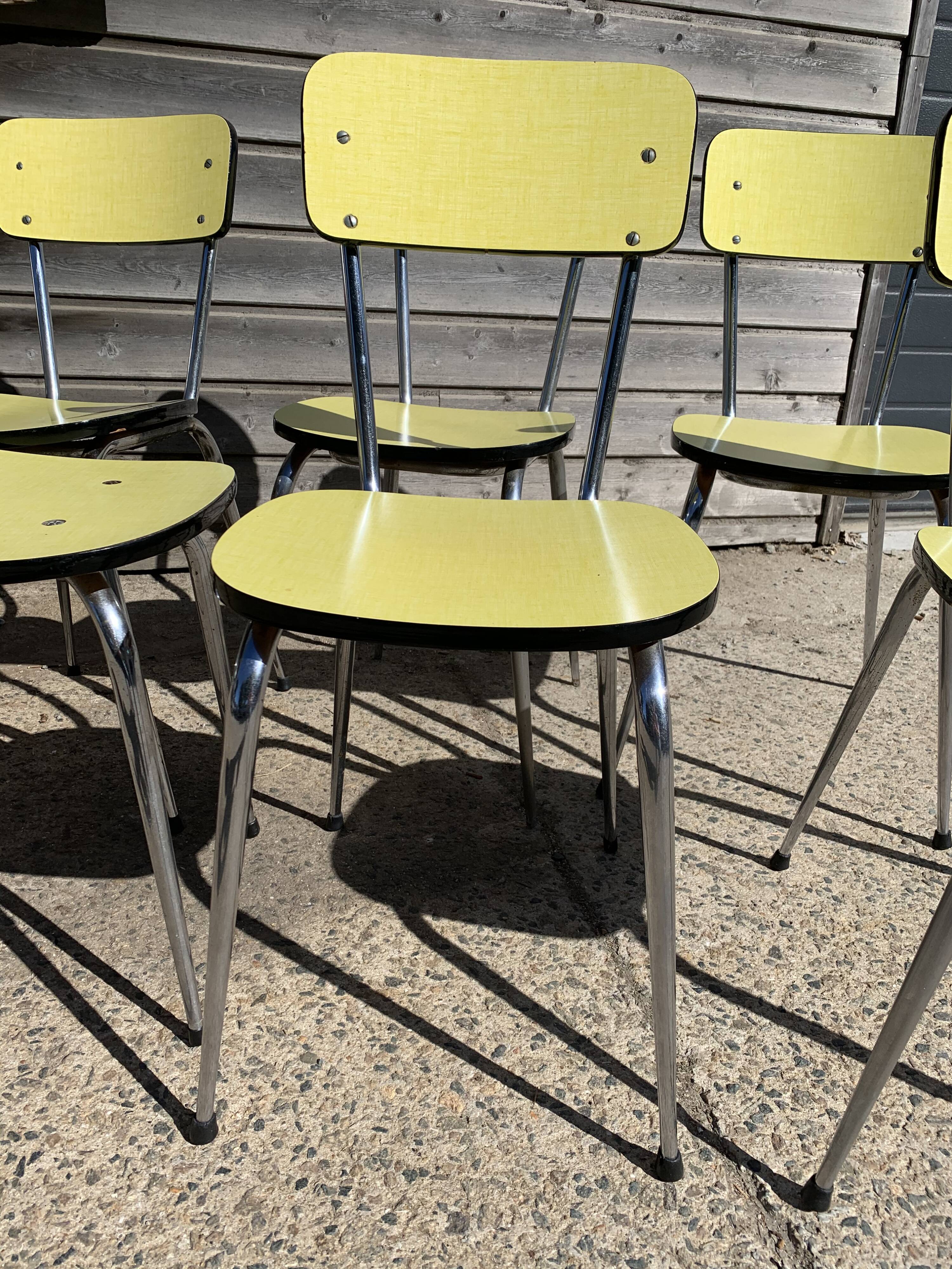 Lot de 5 chaises formica jaune 1960