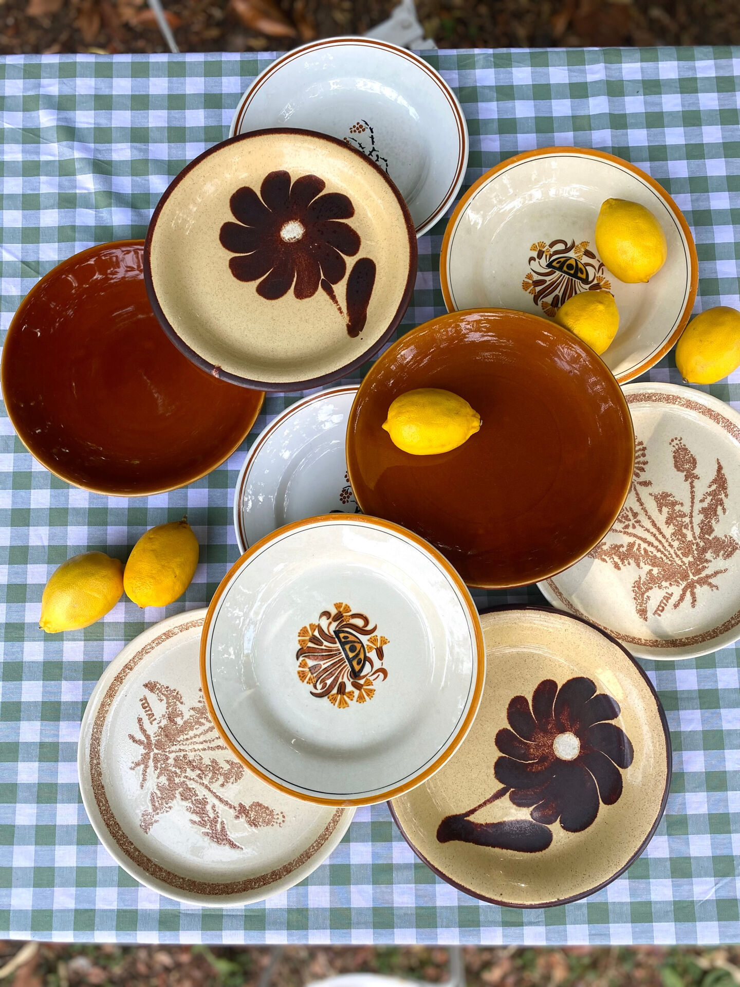 Assiettes plates anciennes dépareillées