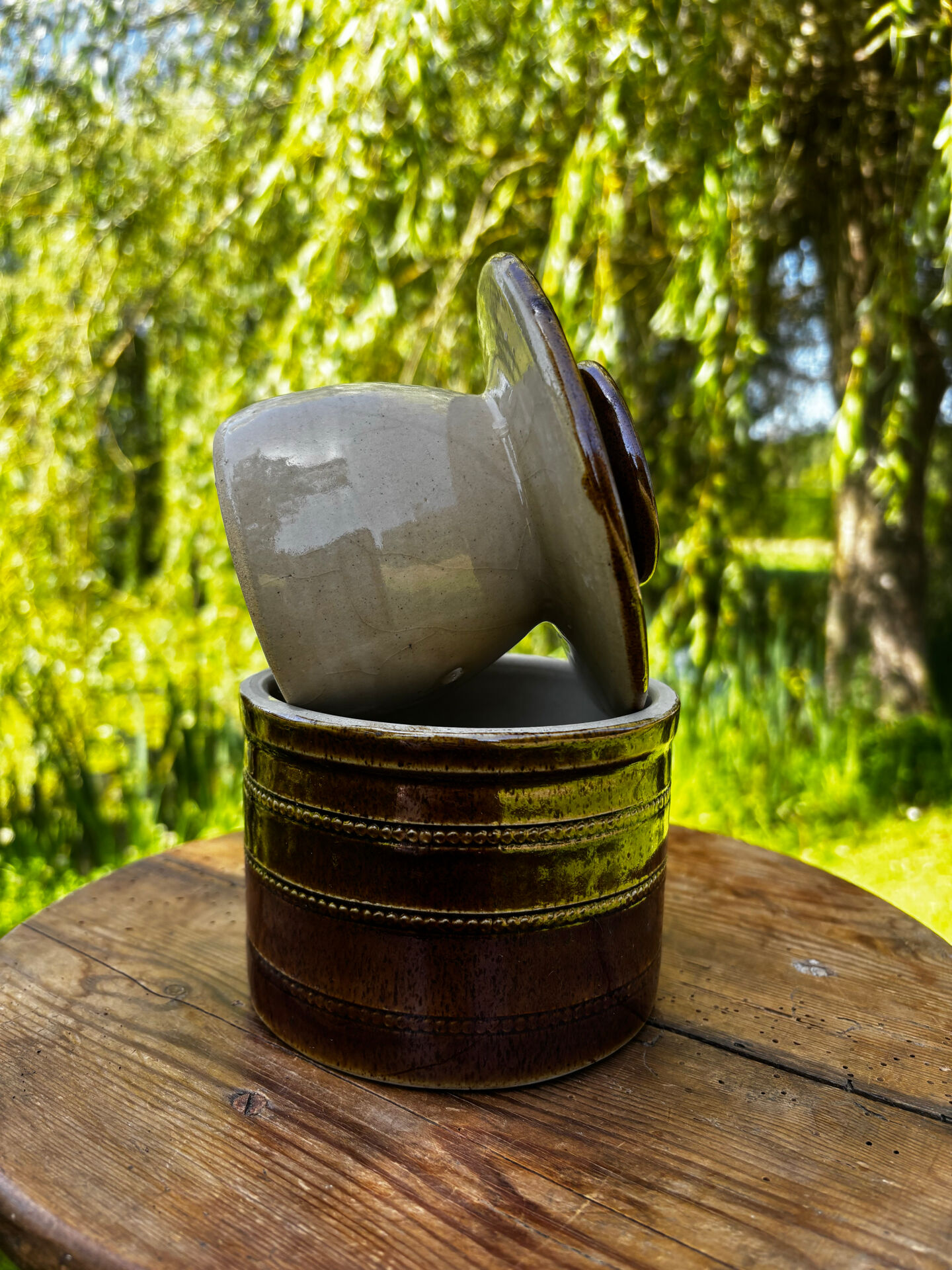 Vintage beurrier à eau en grès du berry